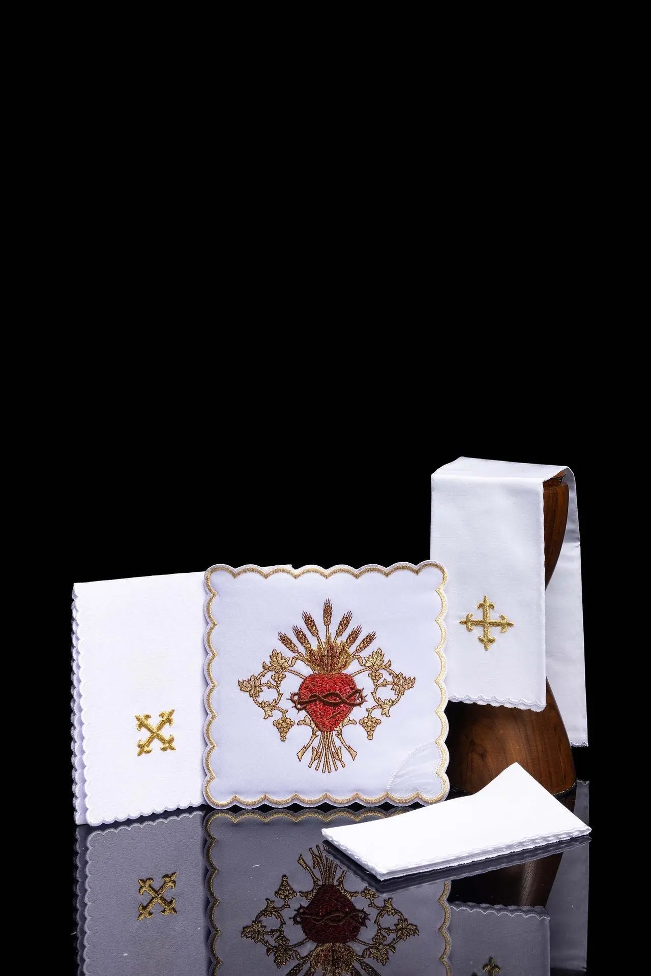 Lino para cáliz bordado con el Corazón de Jesús