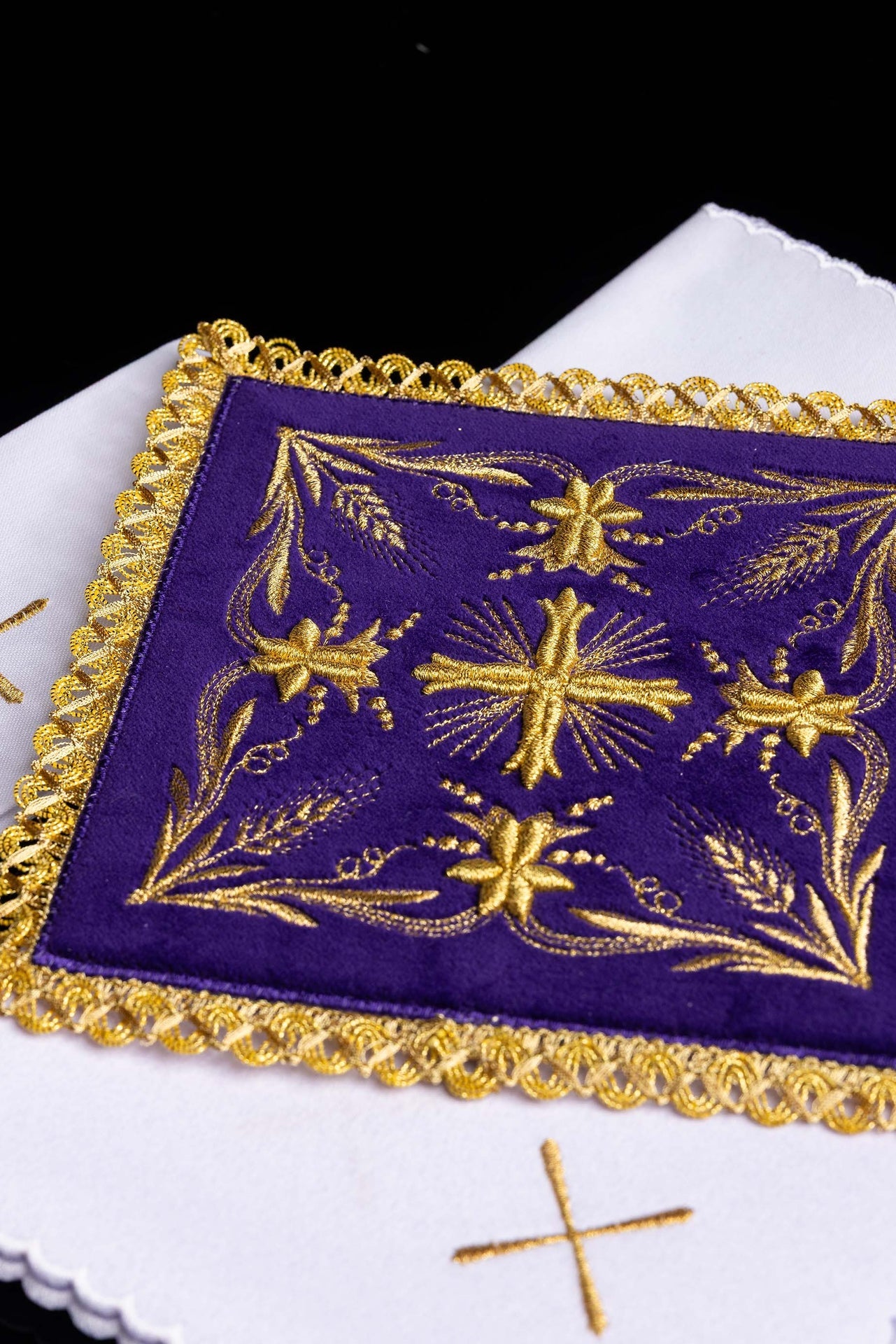 Bielizna kielichowa haftowana aksamitna Fioletowa - ORNATY.PL