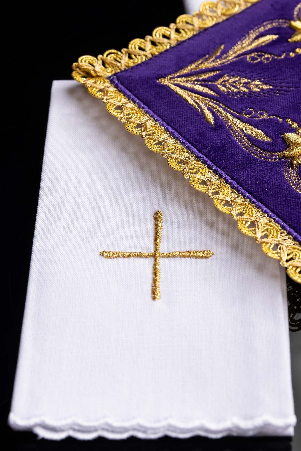 Bielizna kielichowa haftowana aksamitna Fioletowa - ORNATY.PL