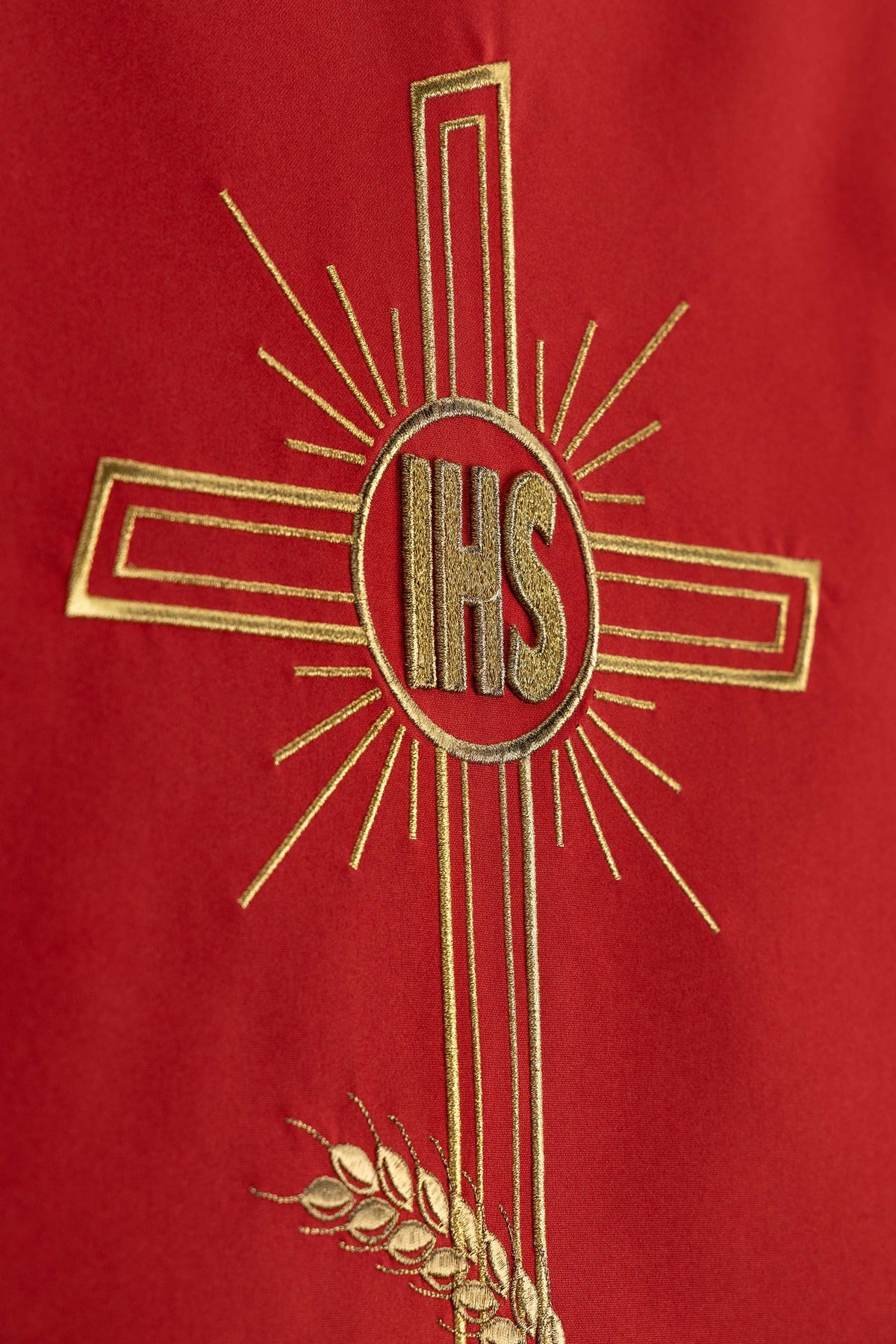 Paño de ambón Rojo con Cruz IHS y Bordado de Espigas de trigo