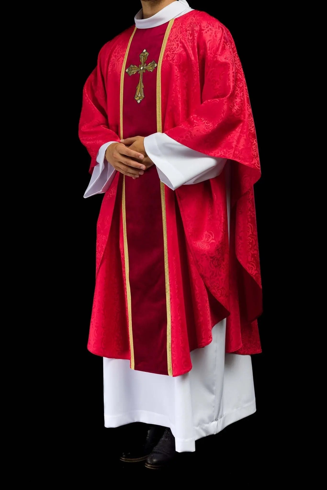 Casulla litúrgica roja con banda y cruz bordada en tela jacquard