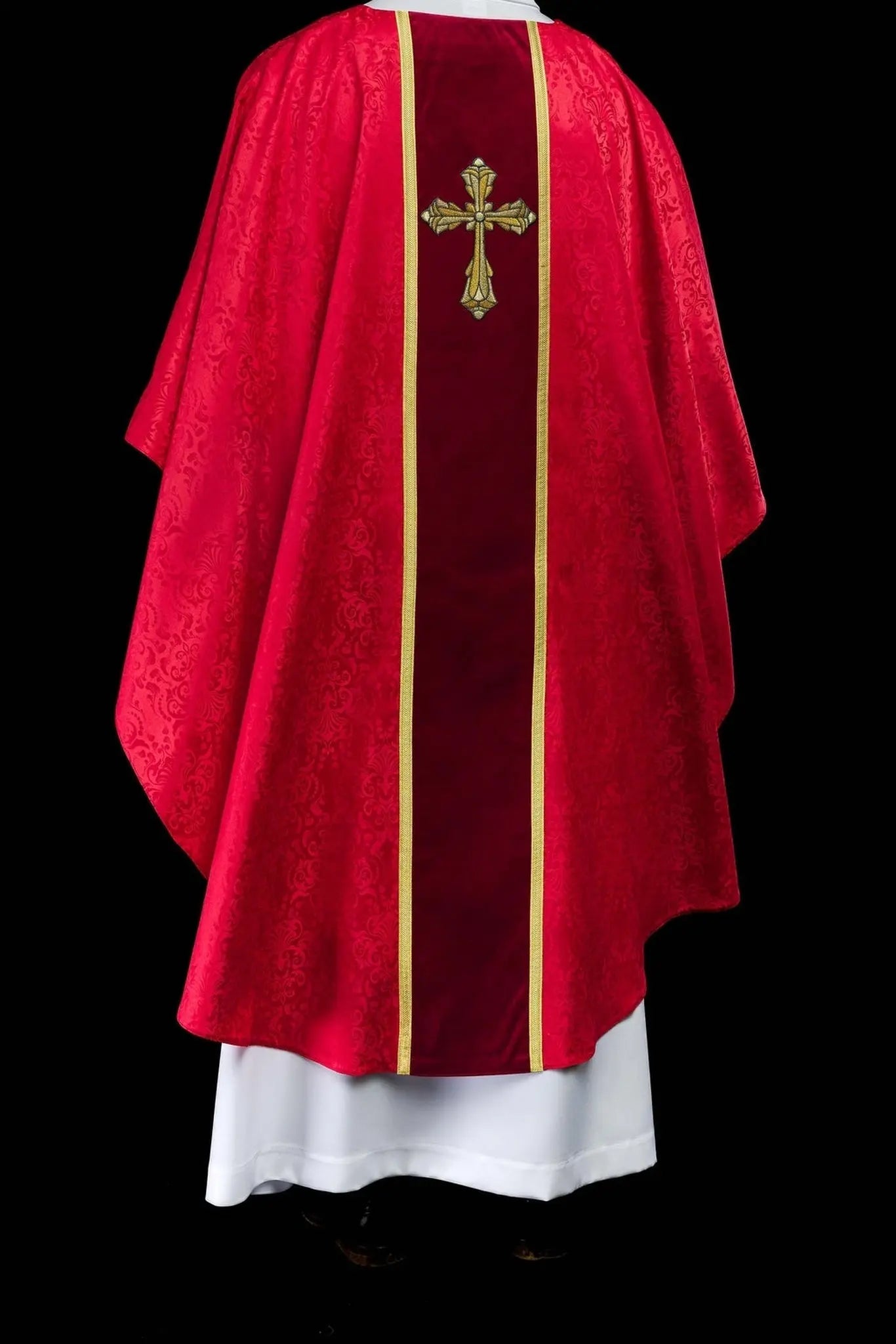 Casulla litúrgica roja con banda y cruz bordada en tela jacquard