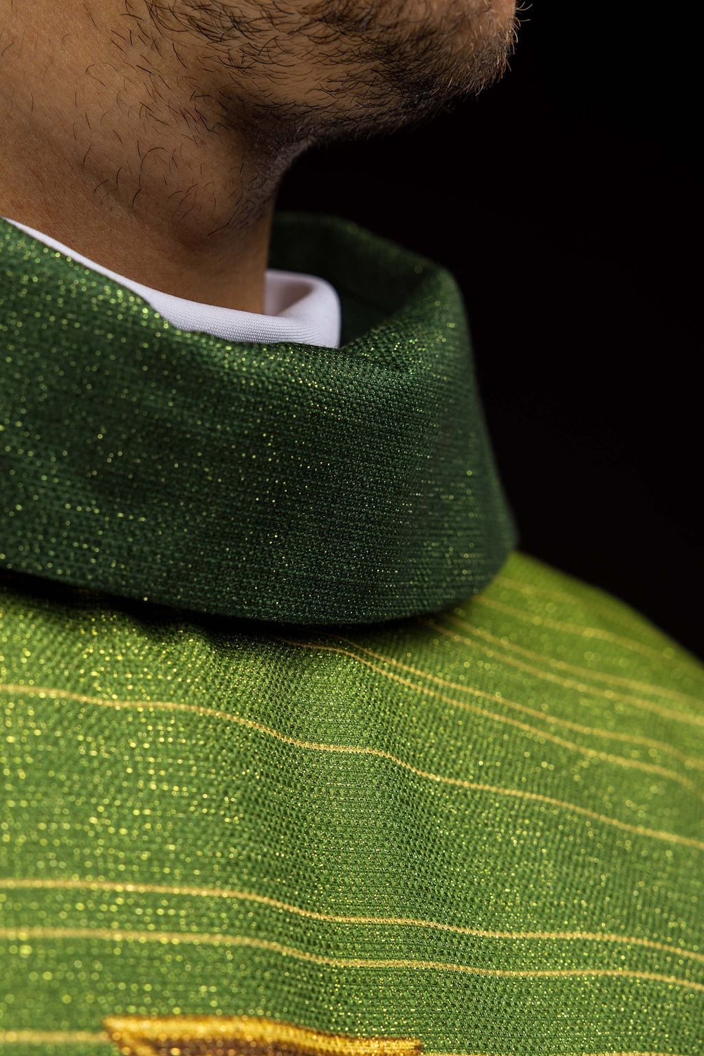 Ornamento impreso con Cruz de Jerusalén verde