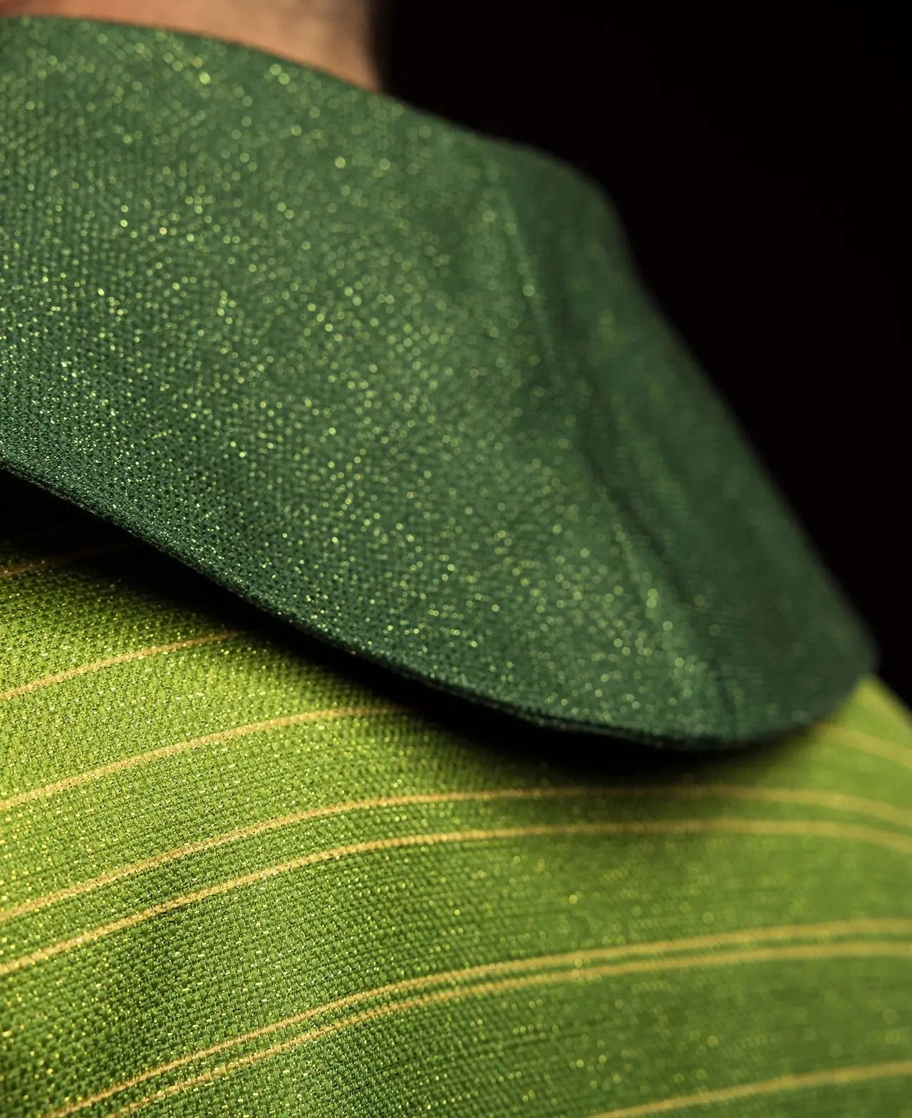 Casulla verde estampada con la Cruz de Jerusalén