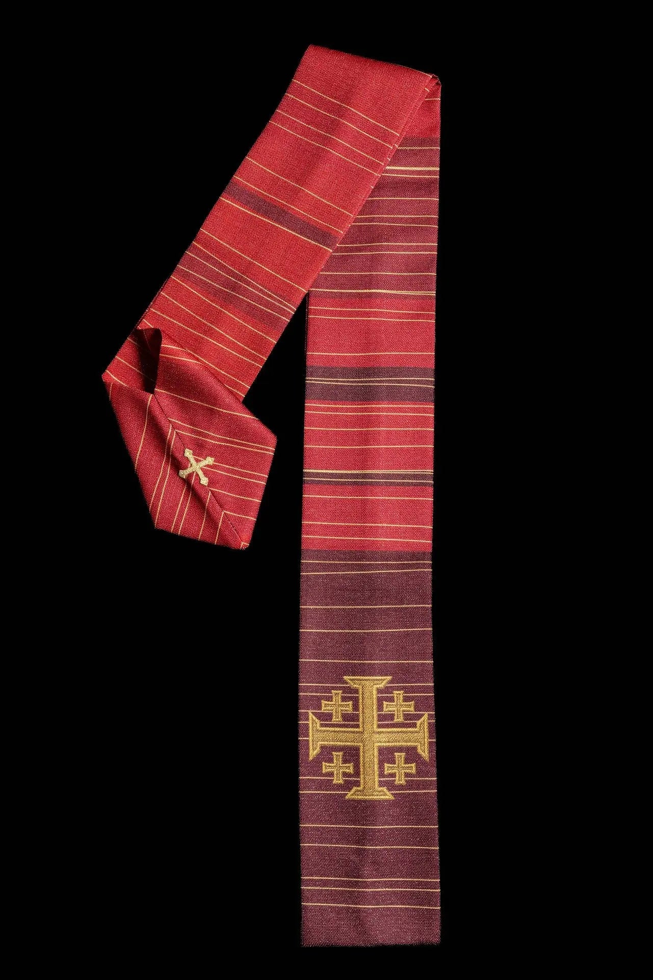 Casulla impresa con Cruz de Jerusalén roja