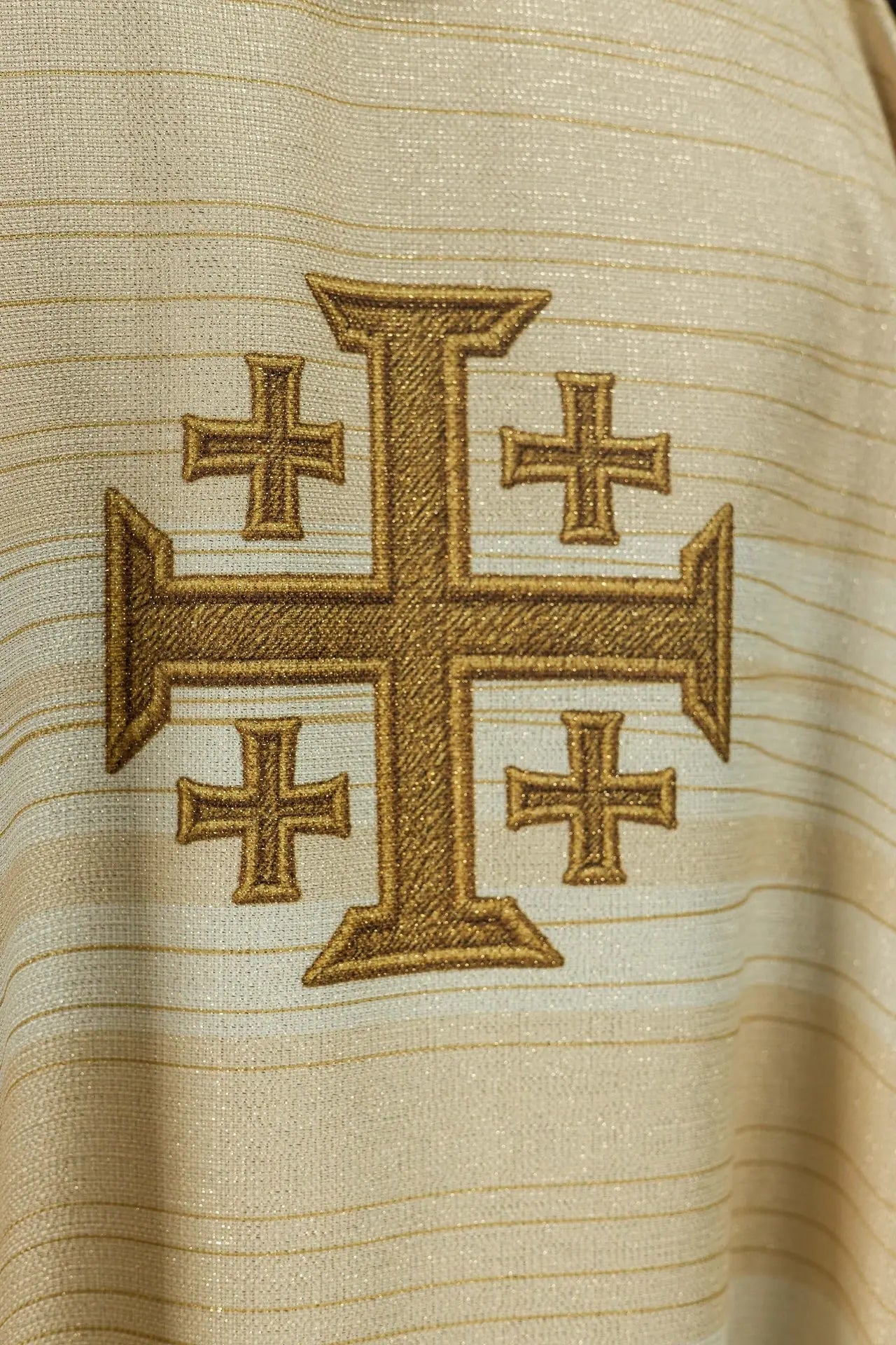Casulla impresa con Cruz de Jerusalén color crudo