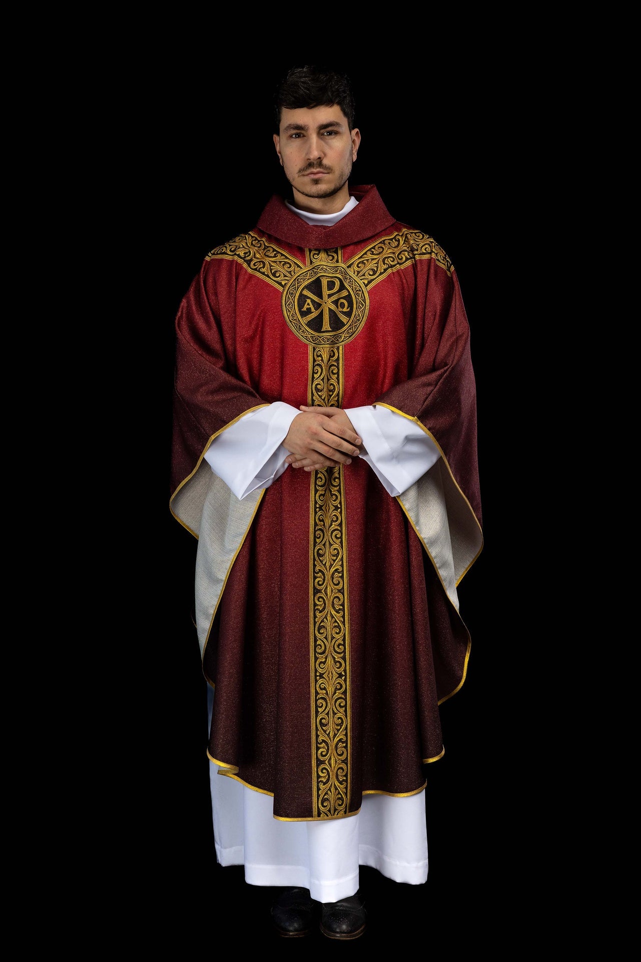 Ornat drukowany Pax czerwony z bogatym złotym zdobieniem - ORNATY.PL