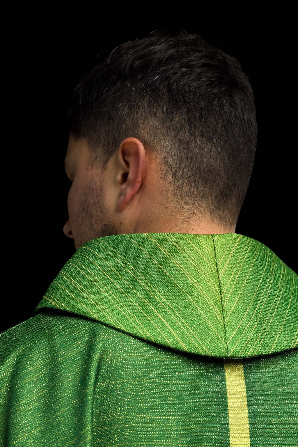 Ornamento impreso verde con motivo de cruz