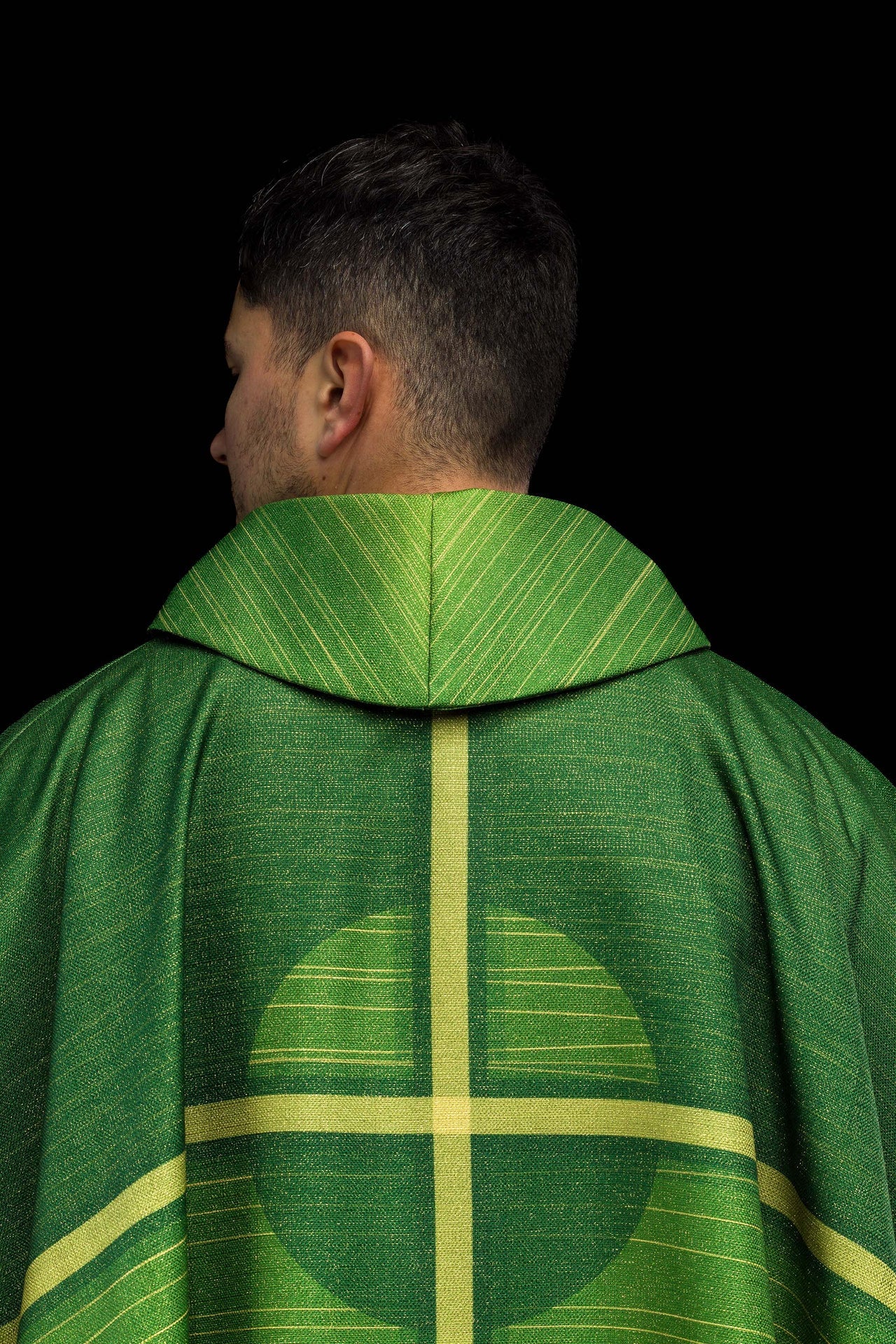 Ornamento impreso verde con motivo de cruz