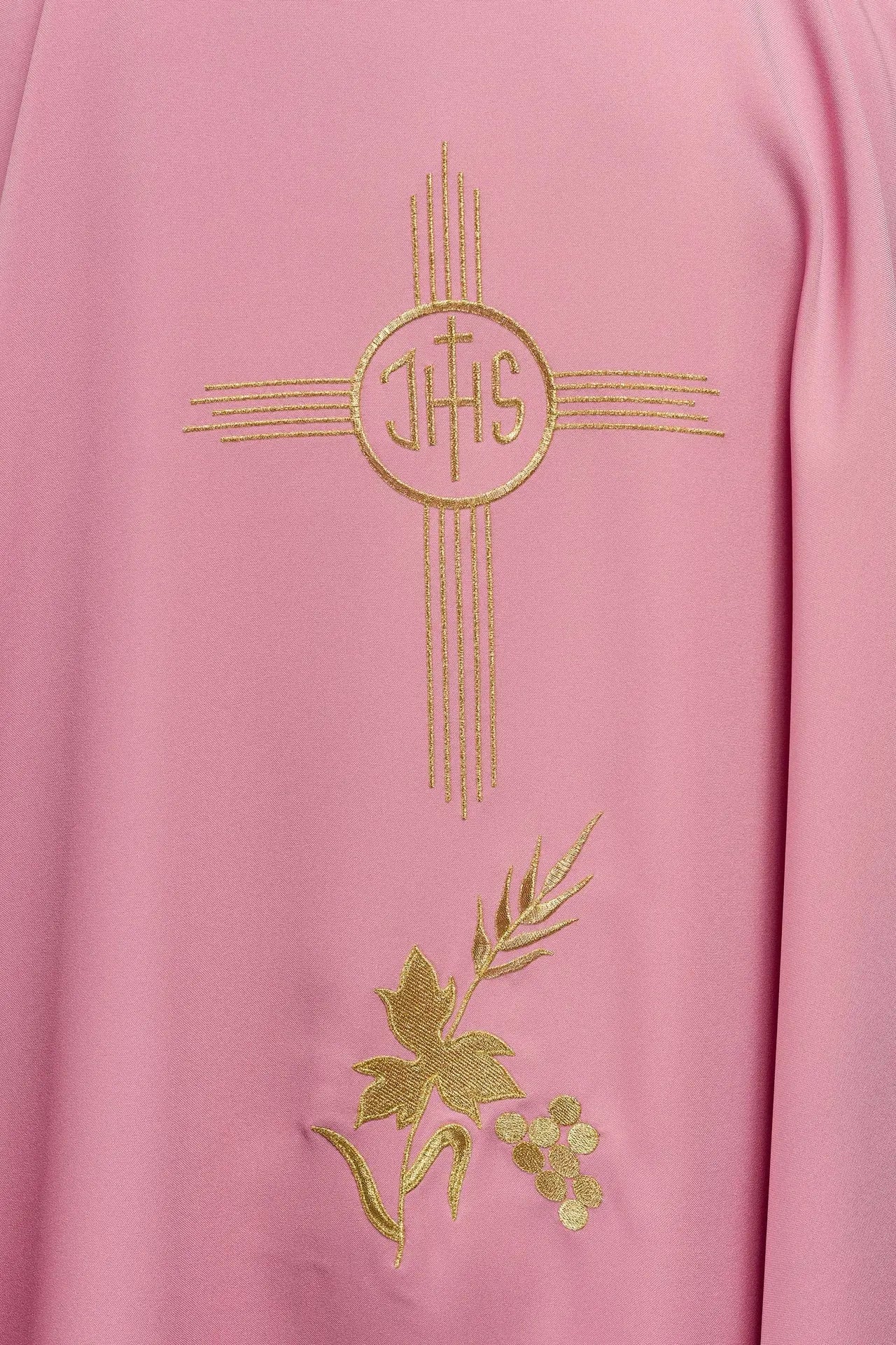 Casulla bordada en oro rosa