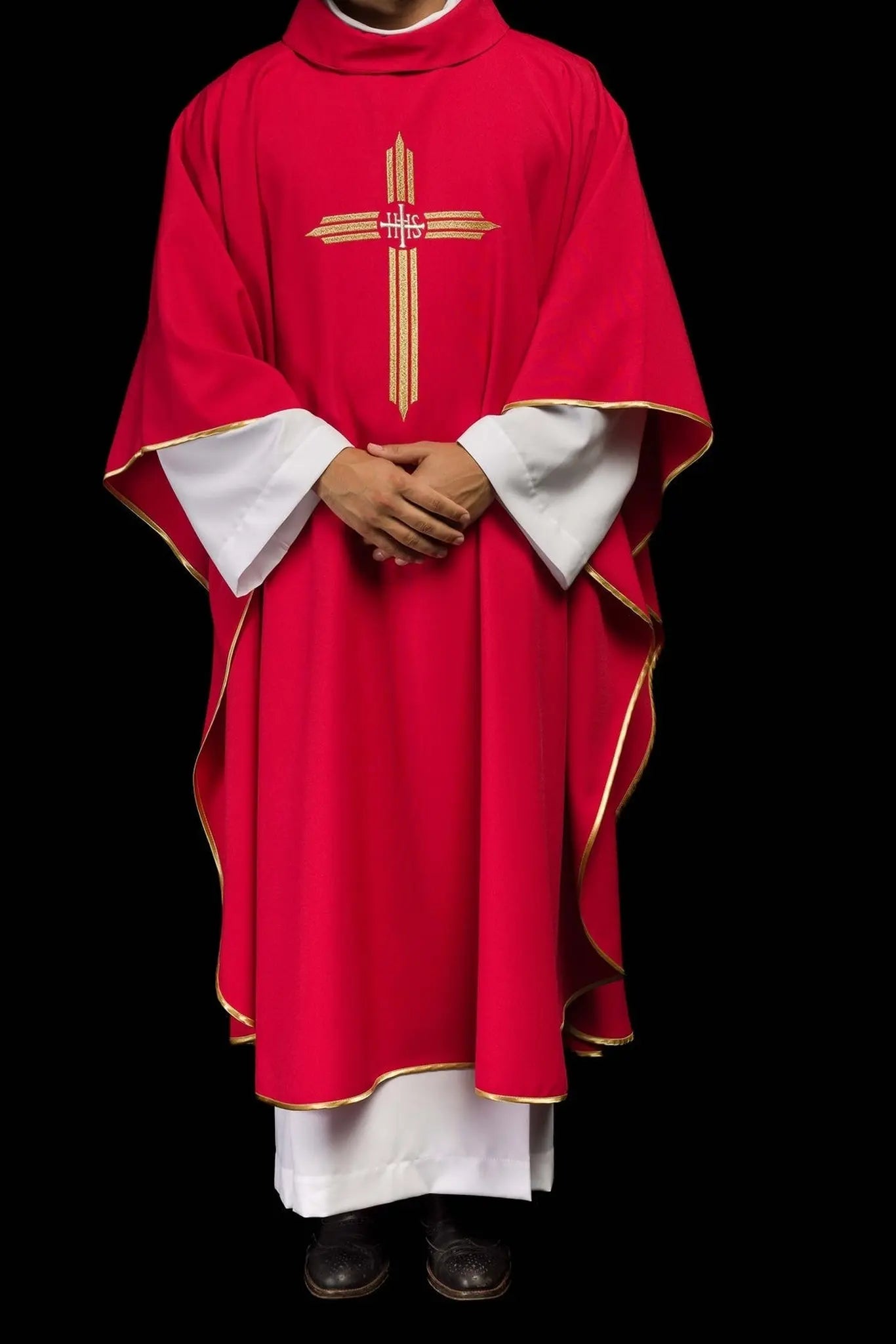 Casulla roja bordada con cruz IHS