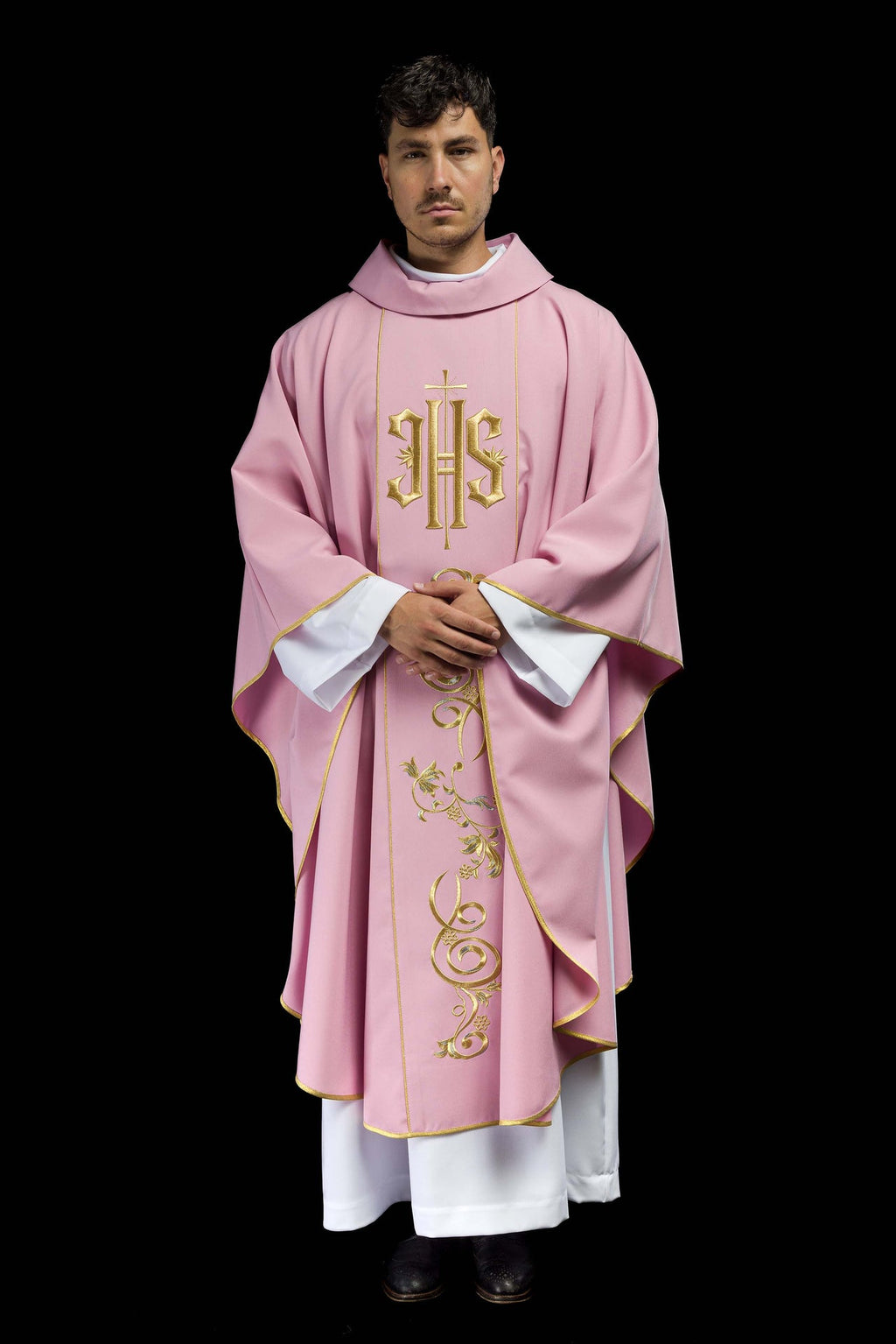 Różowy ornat haftowany IHS - ORNATY.PL