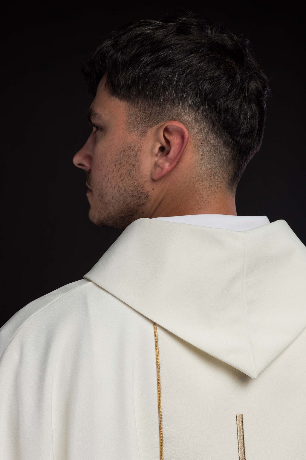 Ornat haftowany motywami krzyża i kłosów ecru - ORNATY.PL