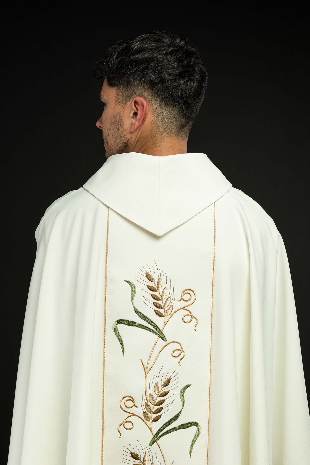 Ornat na pasie haftowany symbolem IHS, kłosy i winogrona ecru - ORNATY.PL