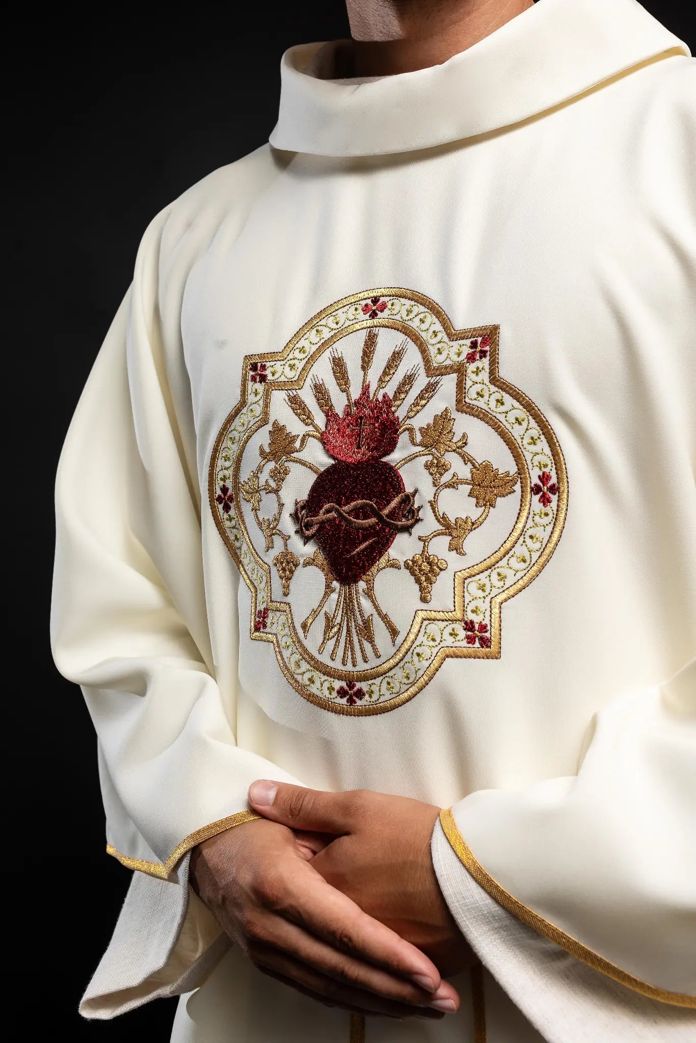 Chasuble with wide collar with embroidered NSPJ and Eucharistic chalice
