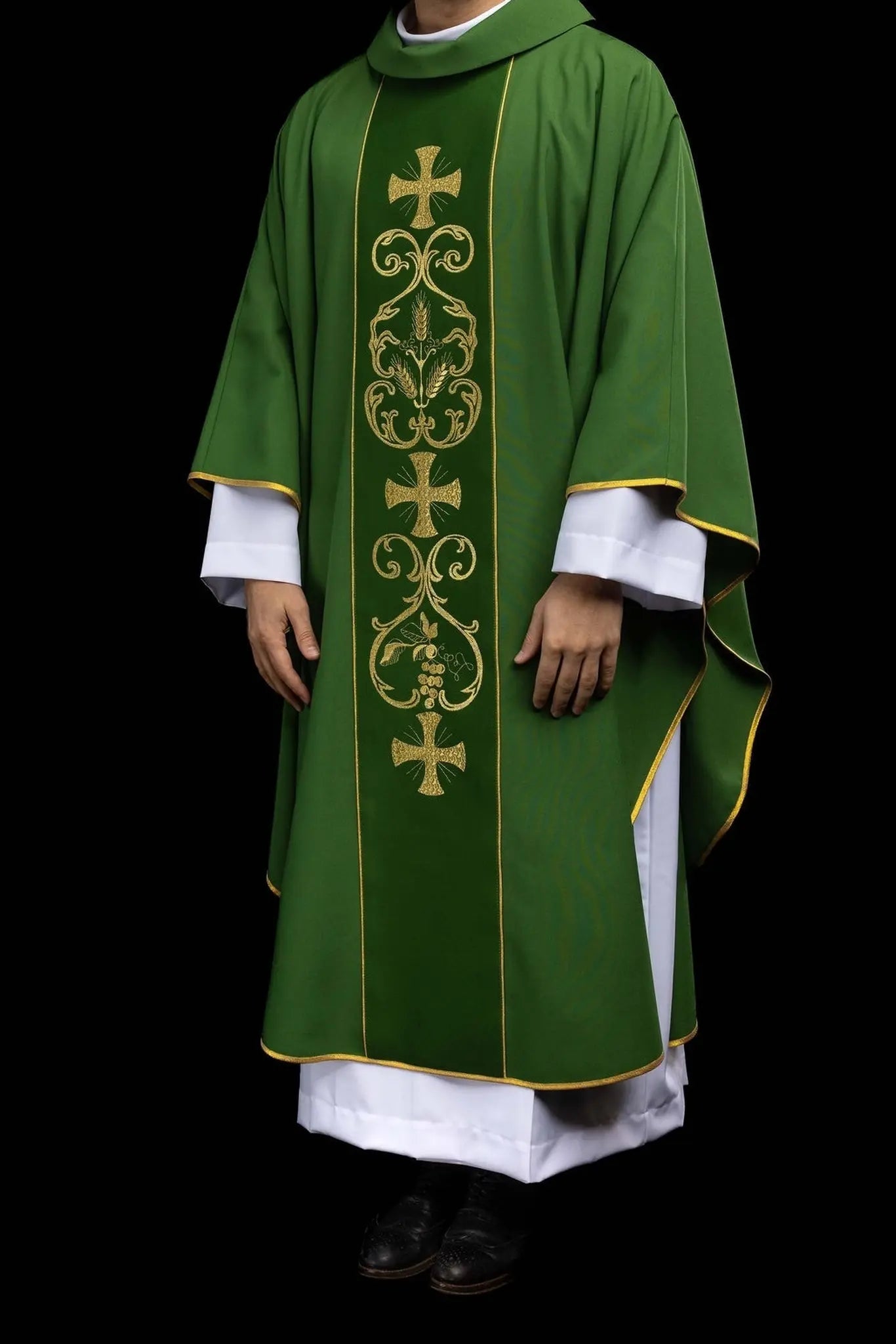 Casulla verde con orfre embroidered eucarístico