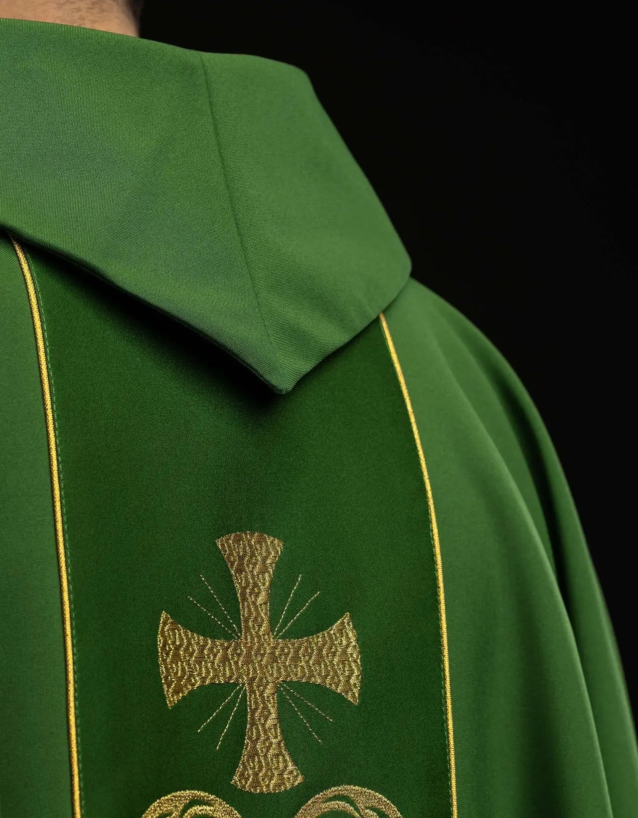 Casulla verde con orfre embroidered eucarístico