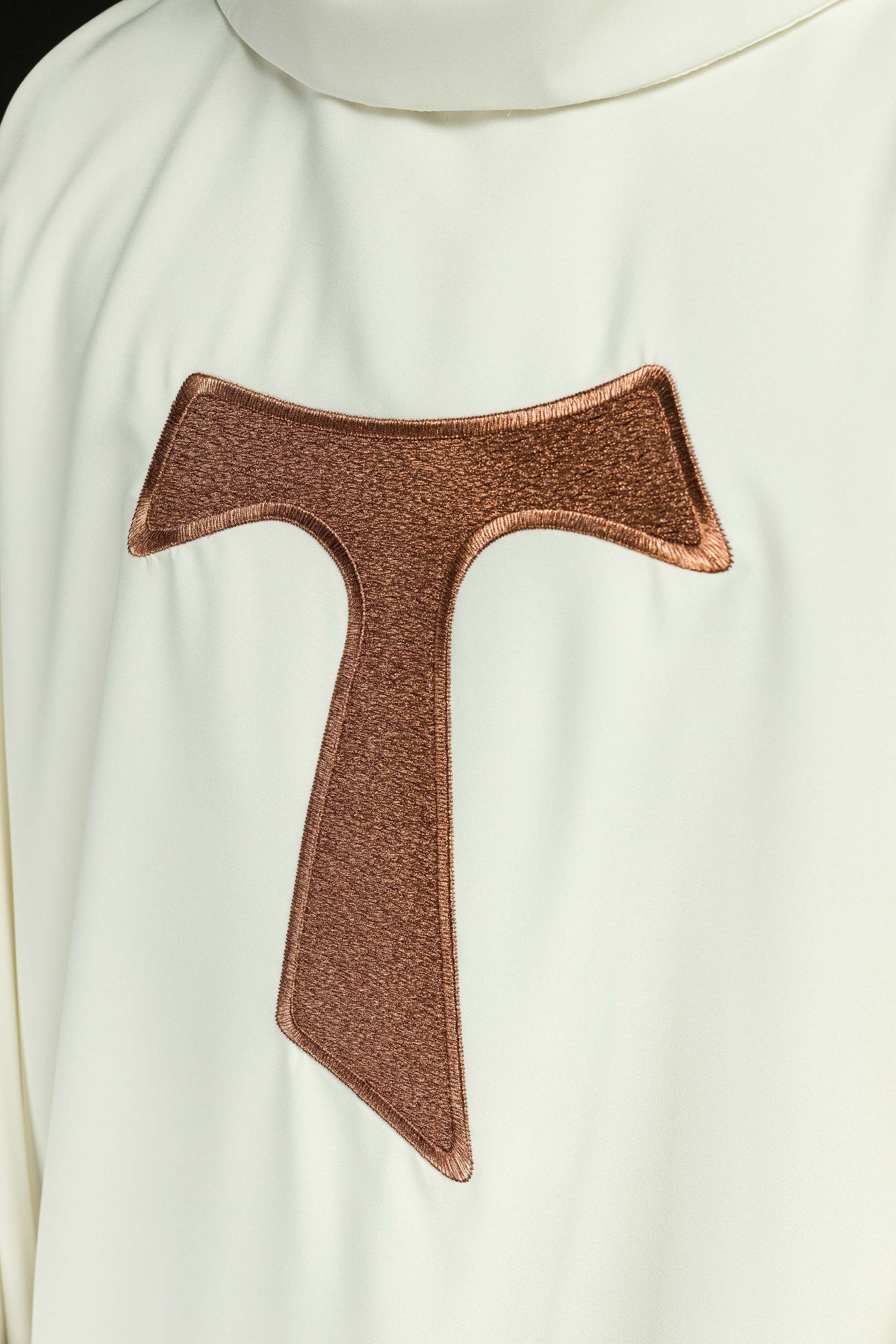 Ornat liturgiczny z franciszkańskim krzyżem - ORNATY.PL