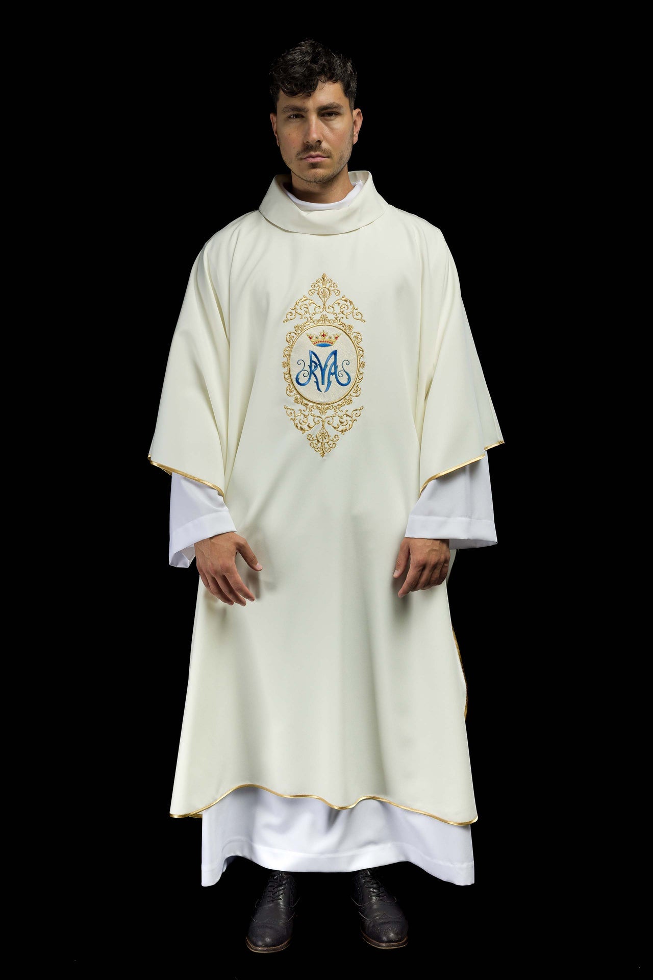 Ornat z motywem maryjnym otoczonym złotym haftem - ORNATY.PL