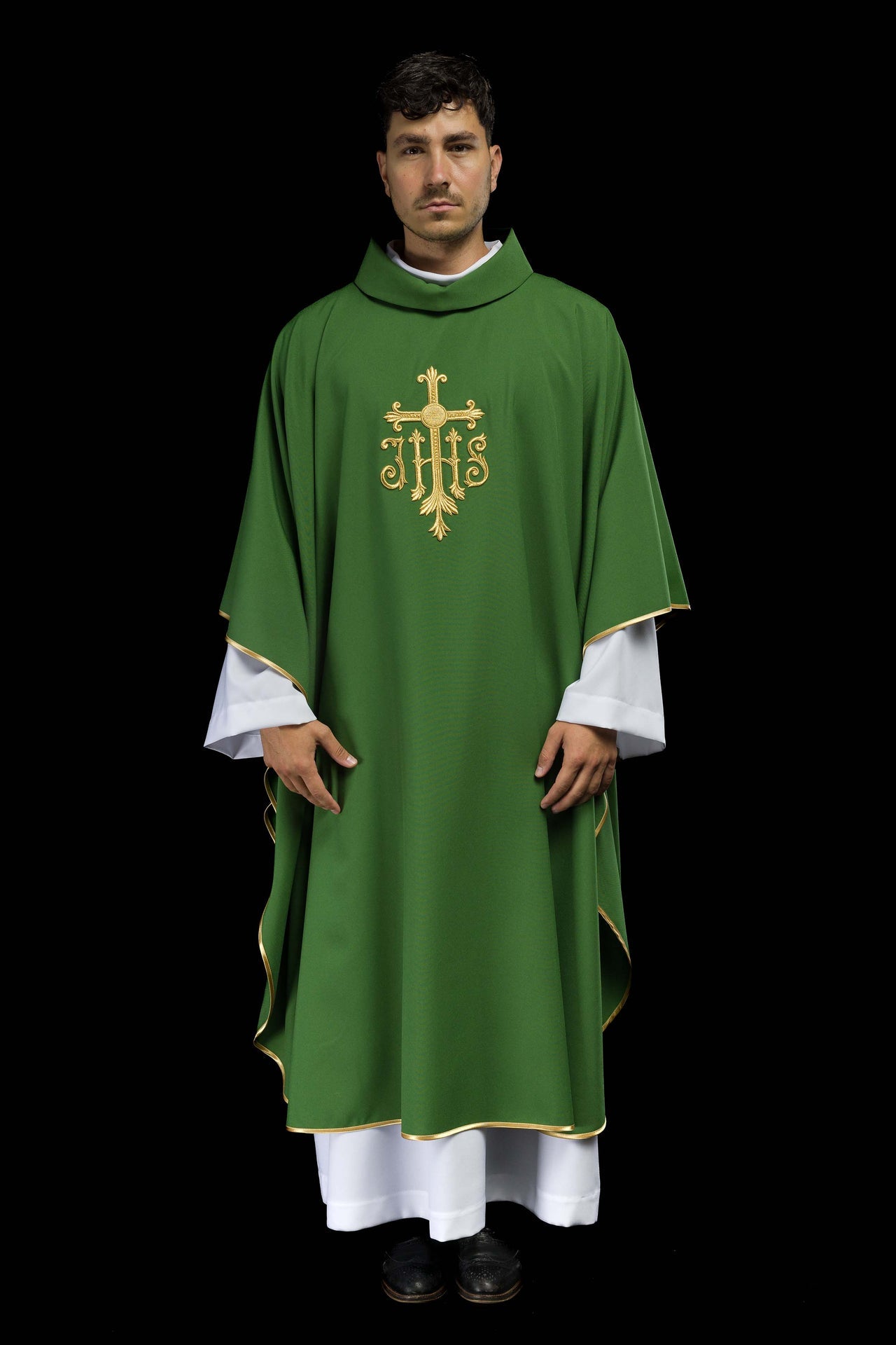 Ornat zielony z wypukłym haftem JHS - ORNATY.PL