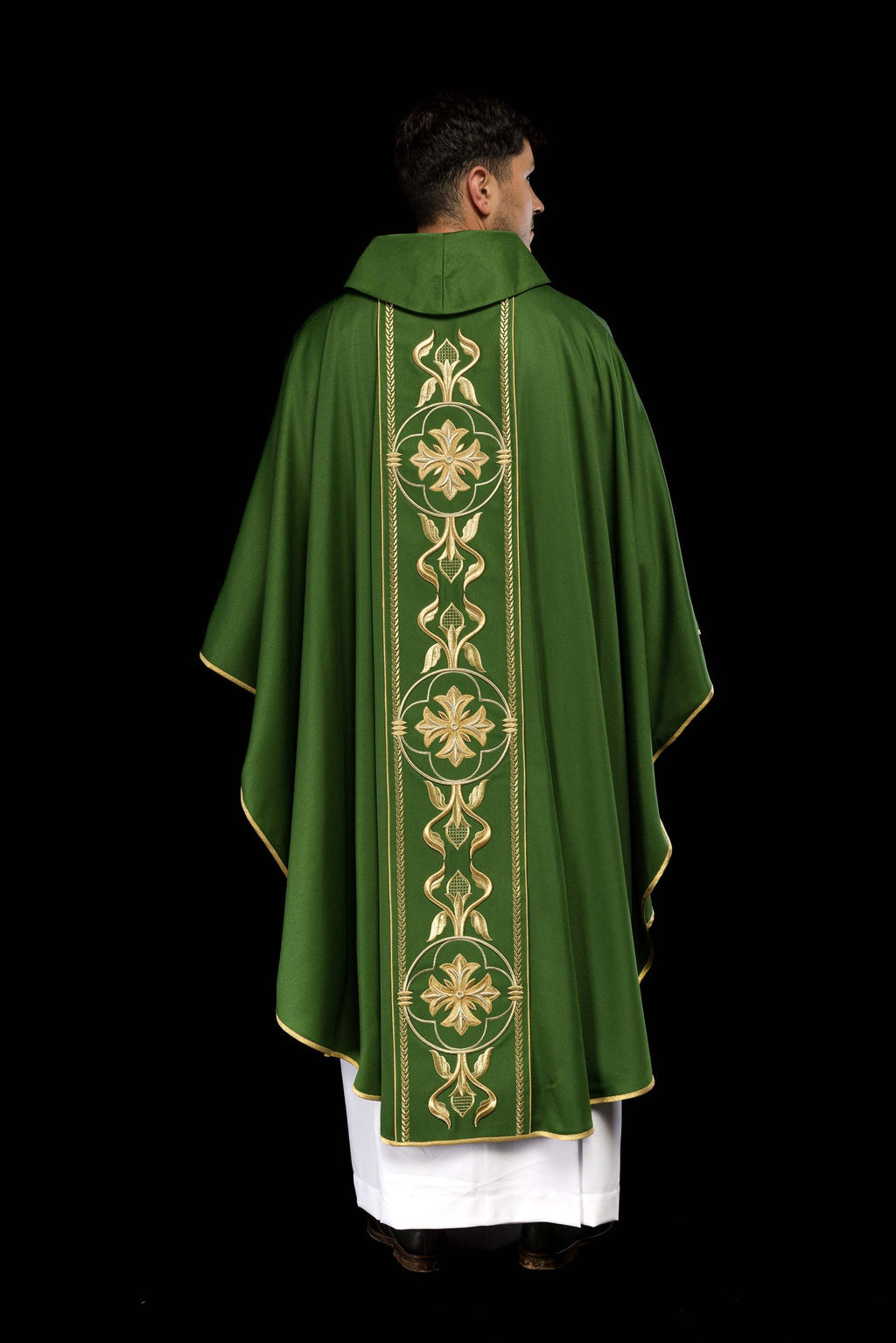 Ornat haftowany Zielony z Ozdobnym Pasem - ORNATY.PL