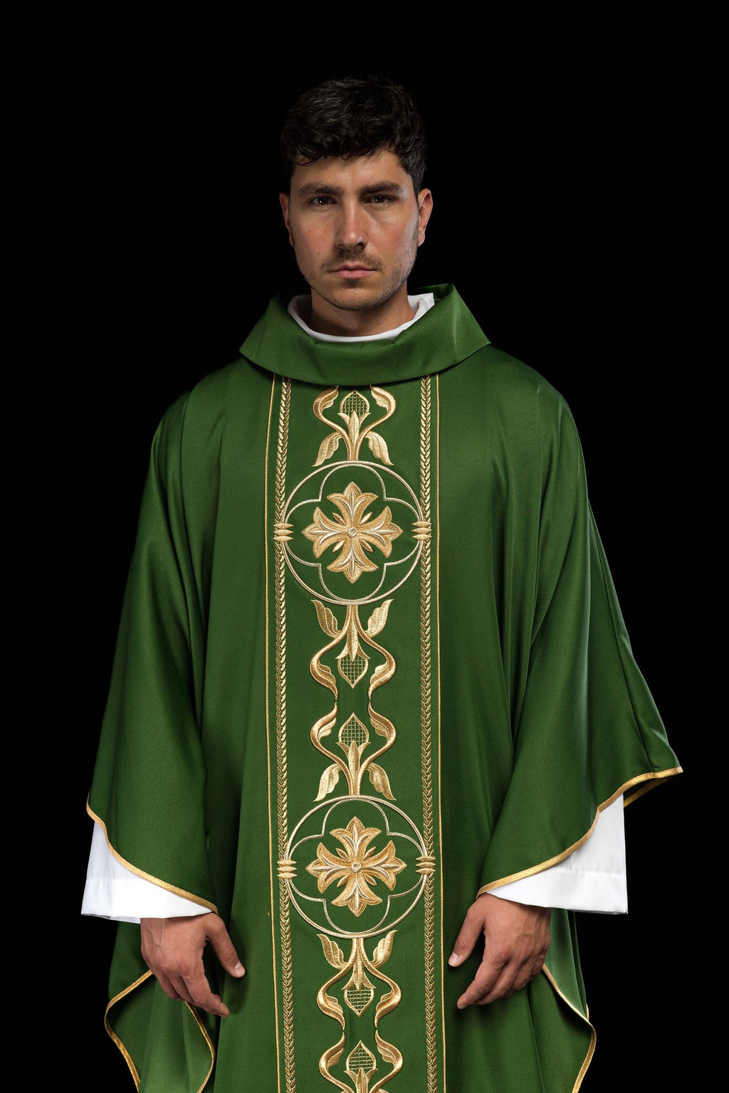 Ornat haftowany Zielony z Ozdobnym Pasem - ORNATY.PL
