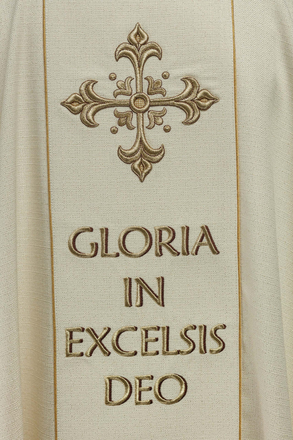 Ornat haftowany na Boże Narodzenie z wizerunkiem Świętej Rodziny - ORNATY.PL