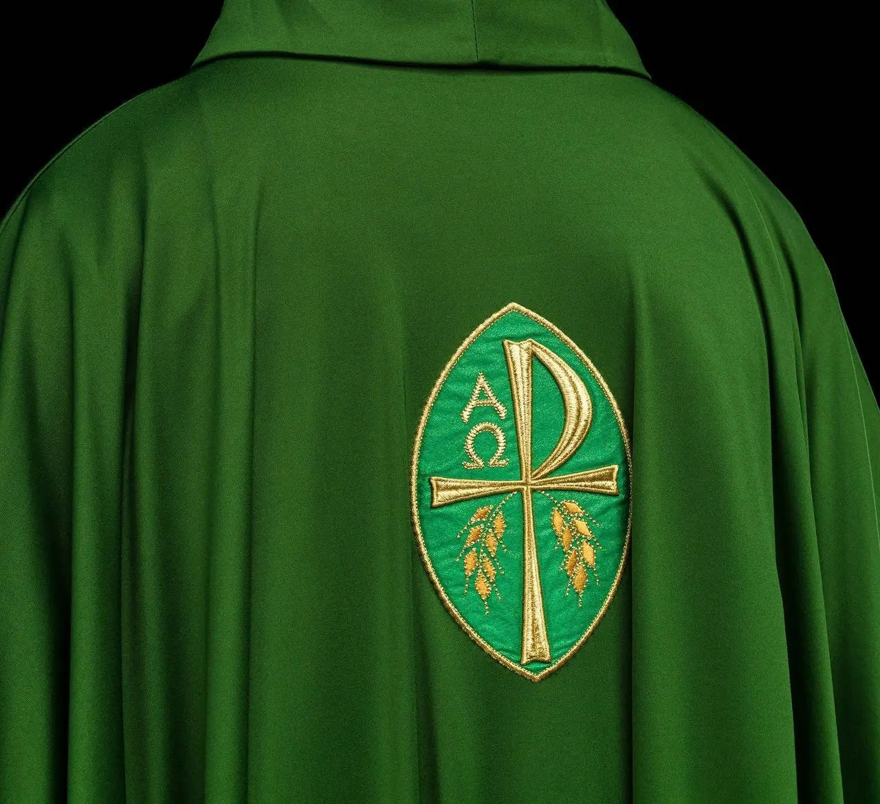 Chasuble embroidered cross green lightweight knitted fabric SACROLITE