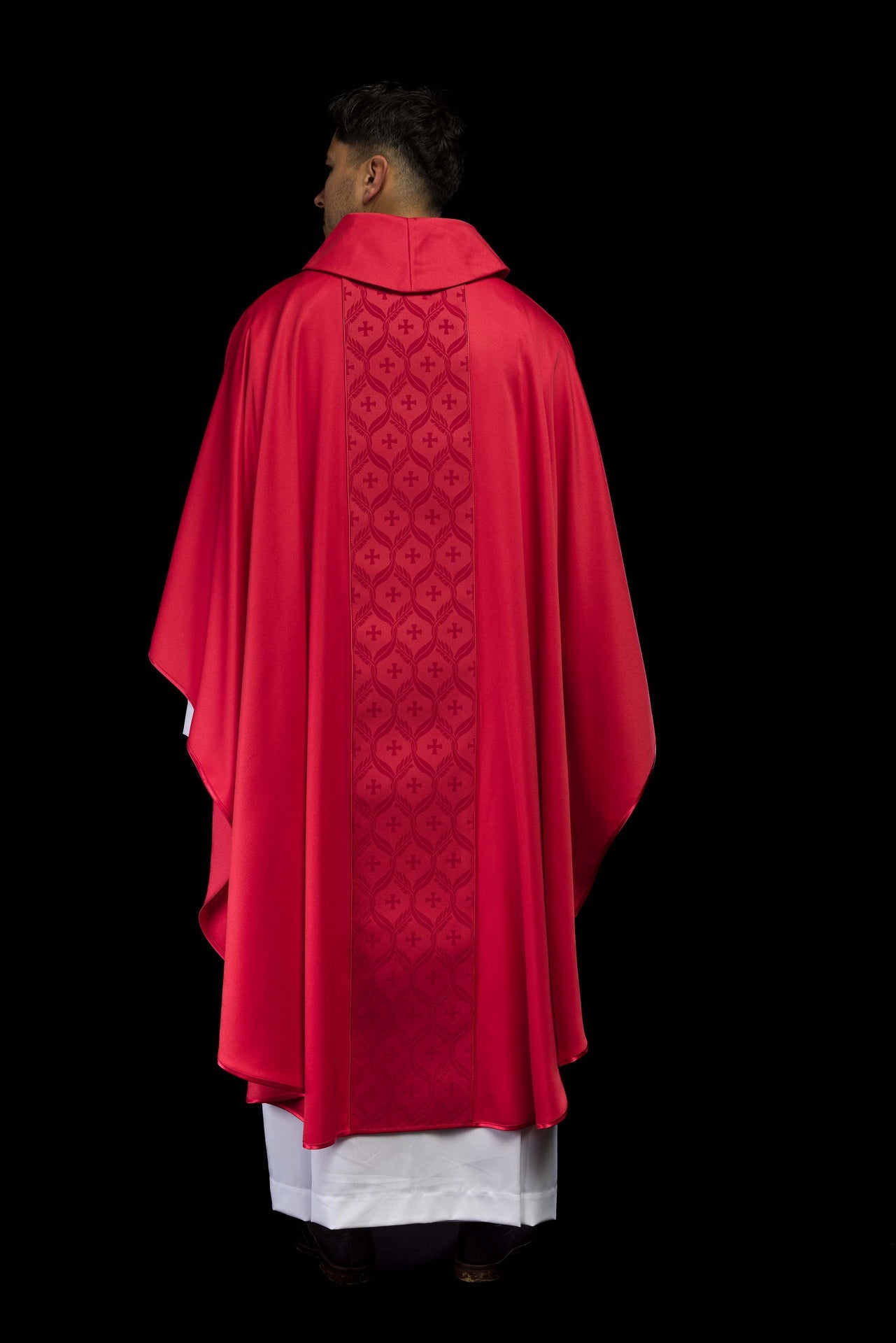 Ornat czerwony z żakardowym pasem w krzyże - ORNATY.PL