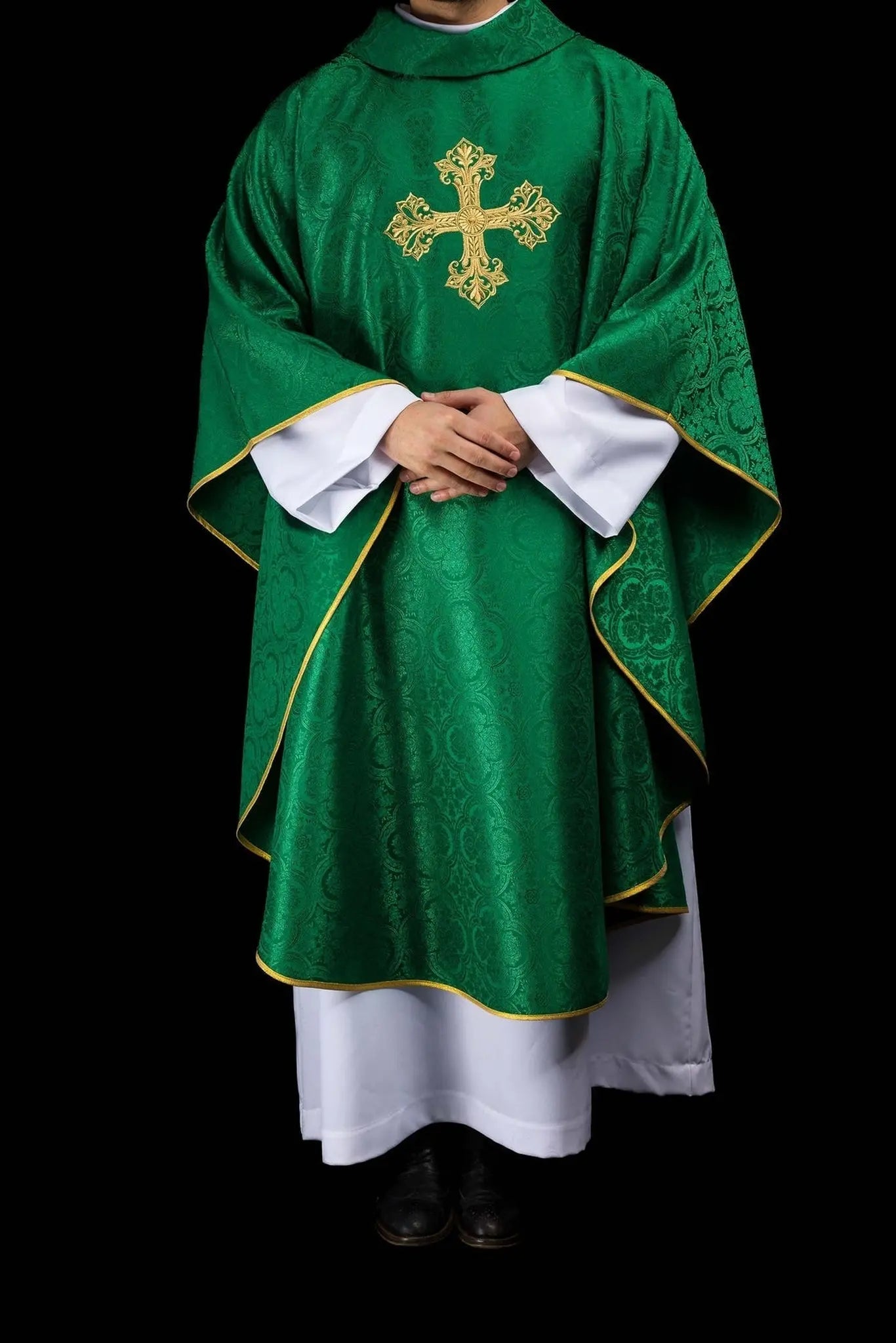 Casulla verde con tejido jacquard de cruz