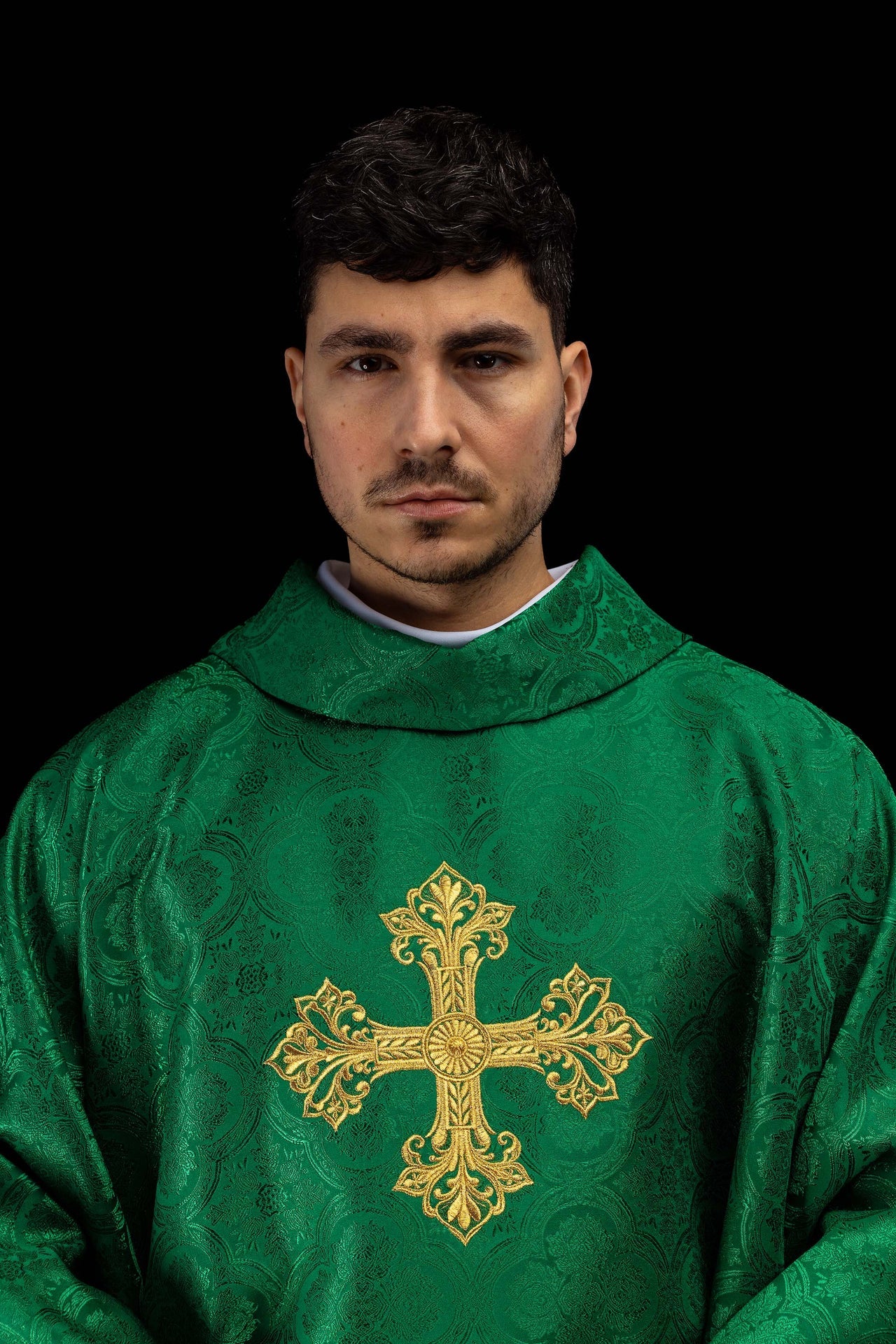 Zielony ornat z krzyżem tkanina żakardowa - ORNATY.PL