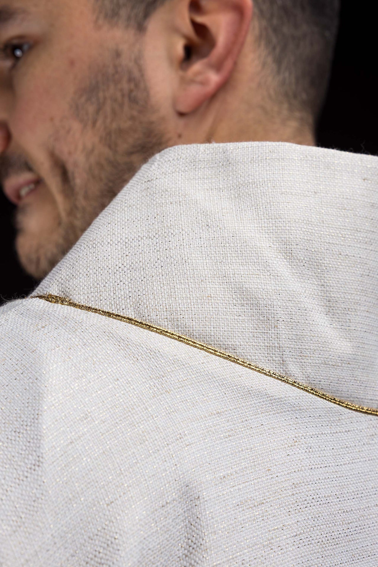 Ornat haftowany z Krzyżem Jerozolimskim ecru - ORNATY.PL