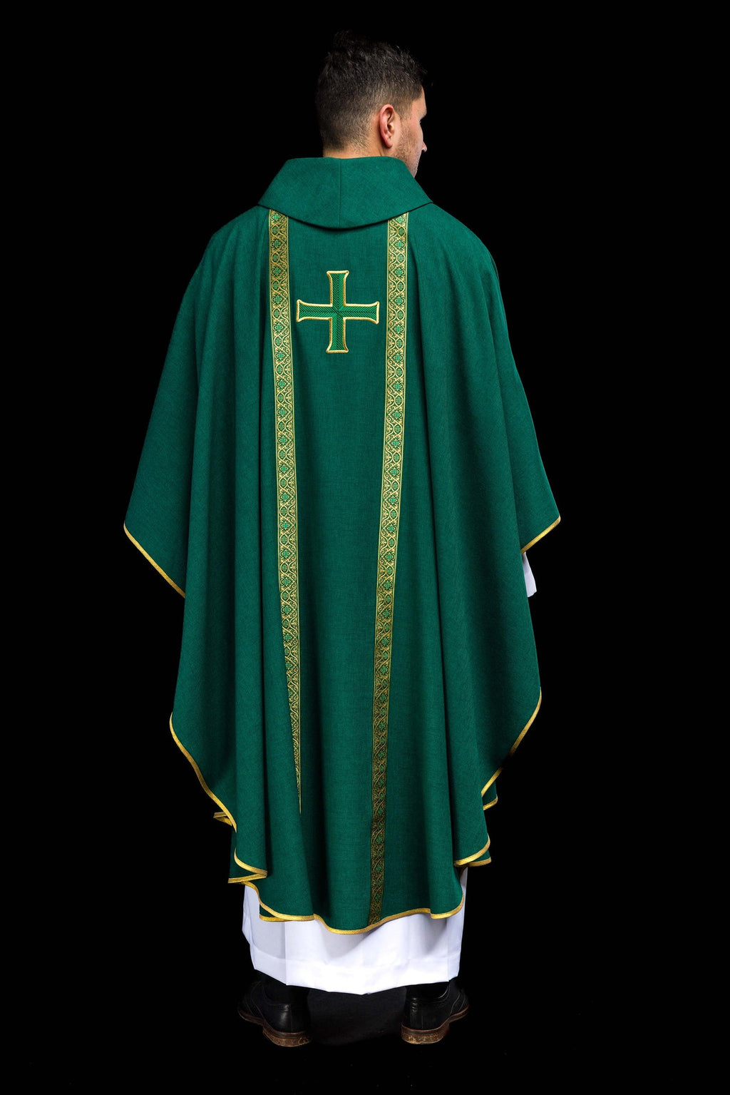 Ornat liturgiczny zielony z haftowanym krzyżem i taśmami żakardowymi - ORNATY.PL