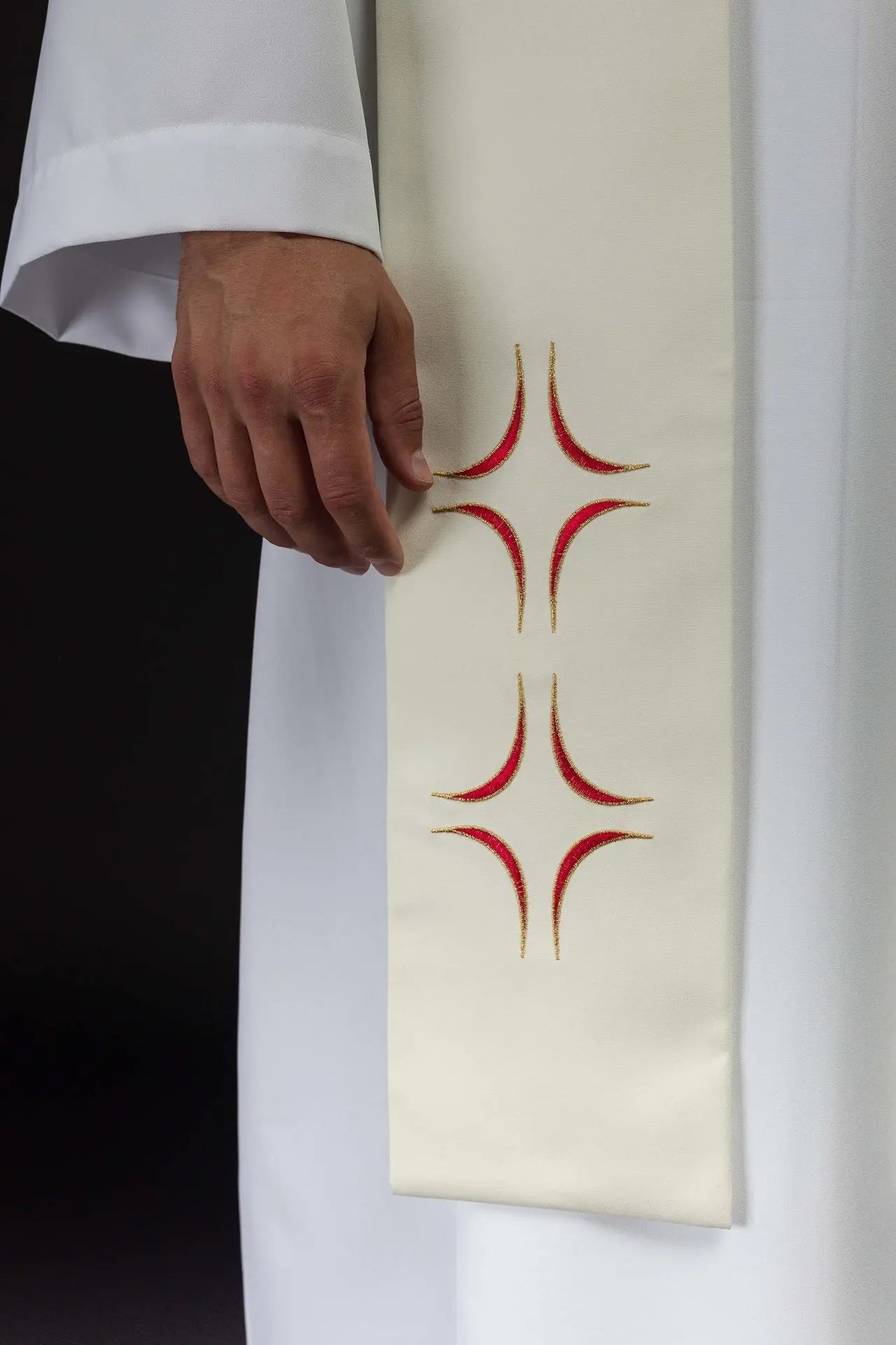 Estola de sacerdote con bordado de la Cruz y el Cordero