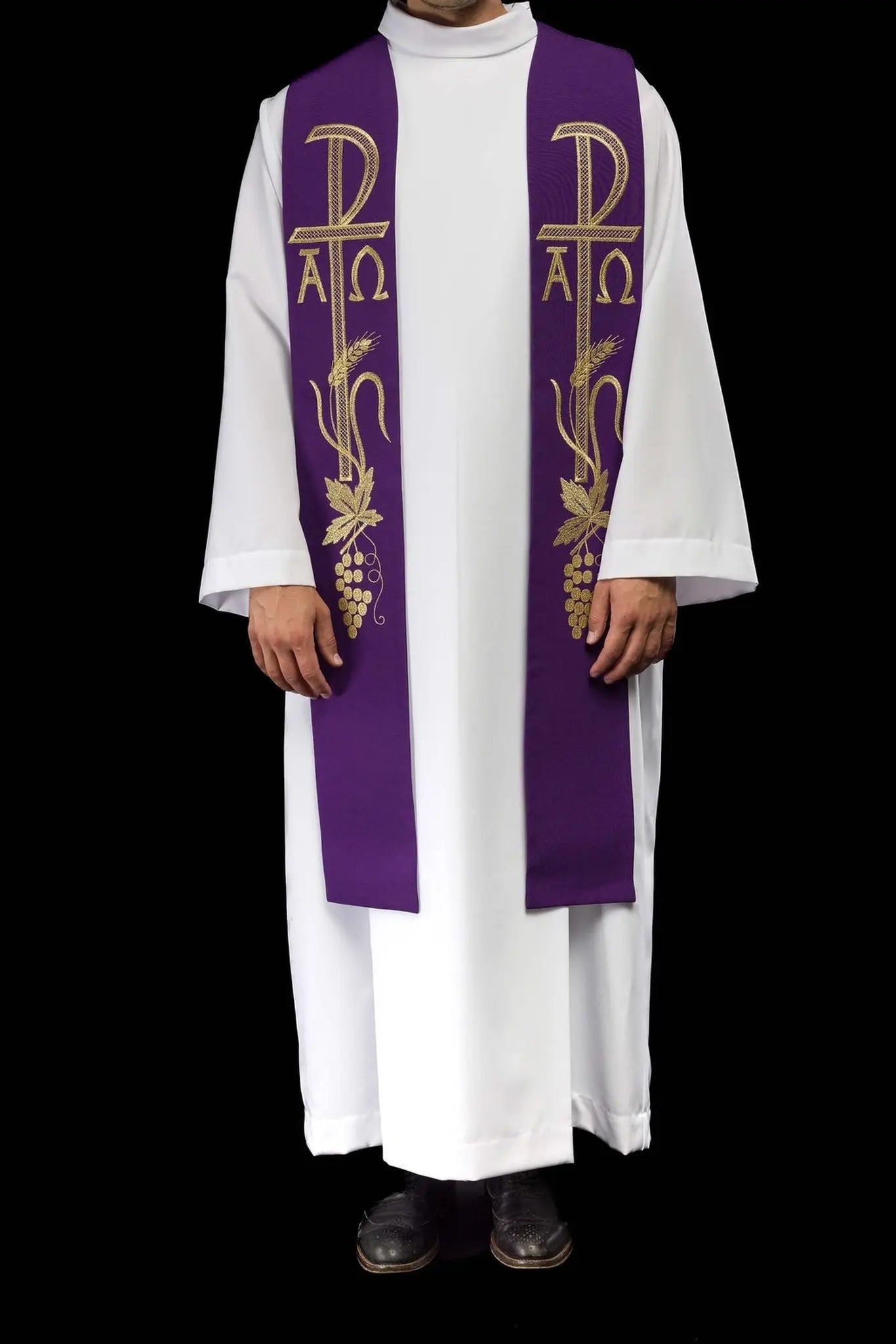 Estola morada bordada de sacerdote Alfa y Omega