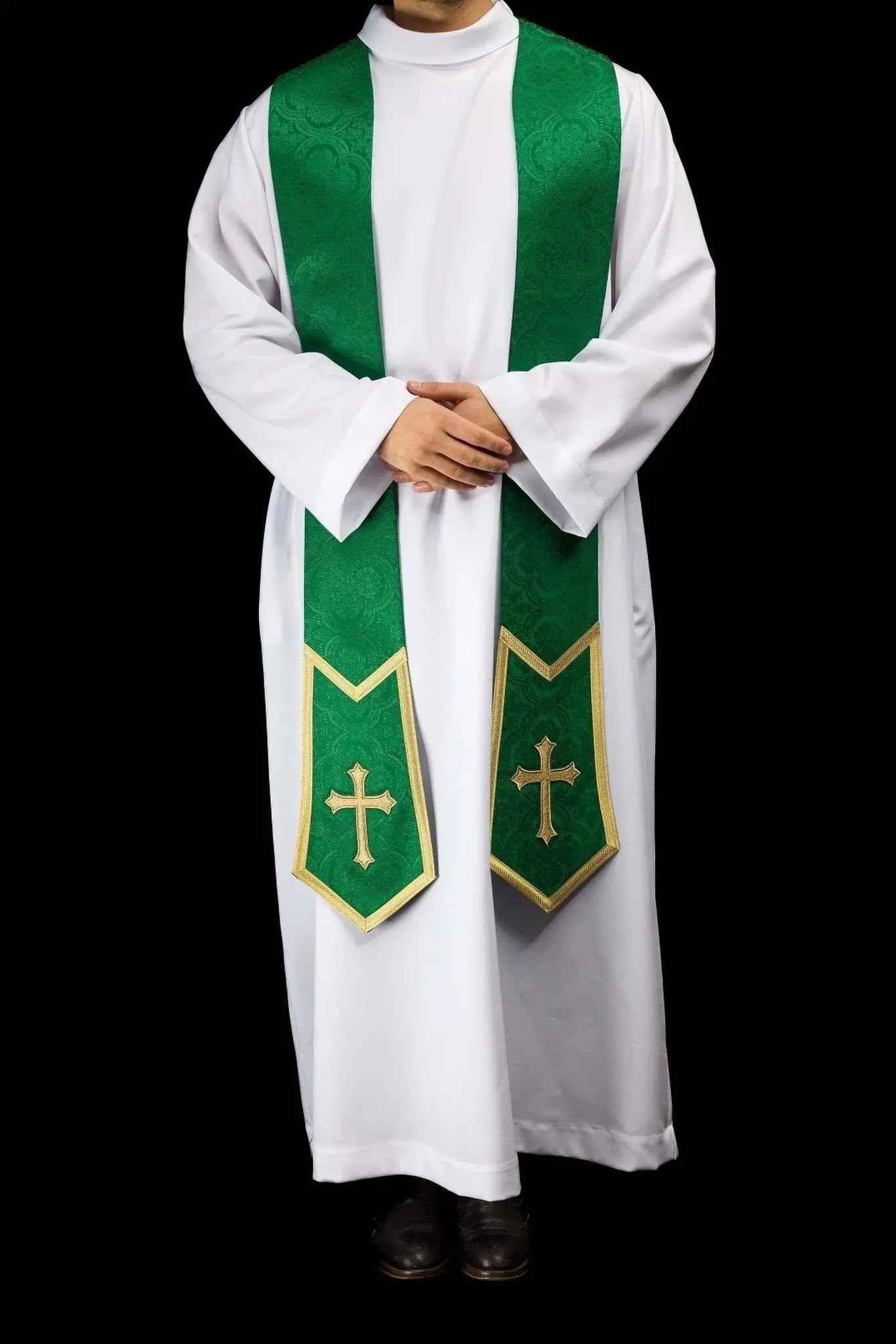 Estola verde de jacquard con Cruz bordada