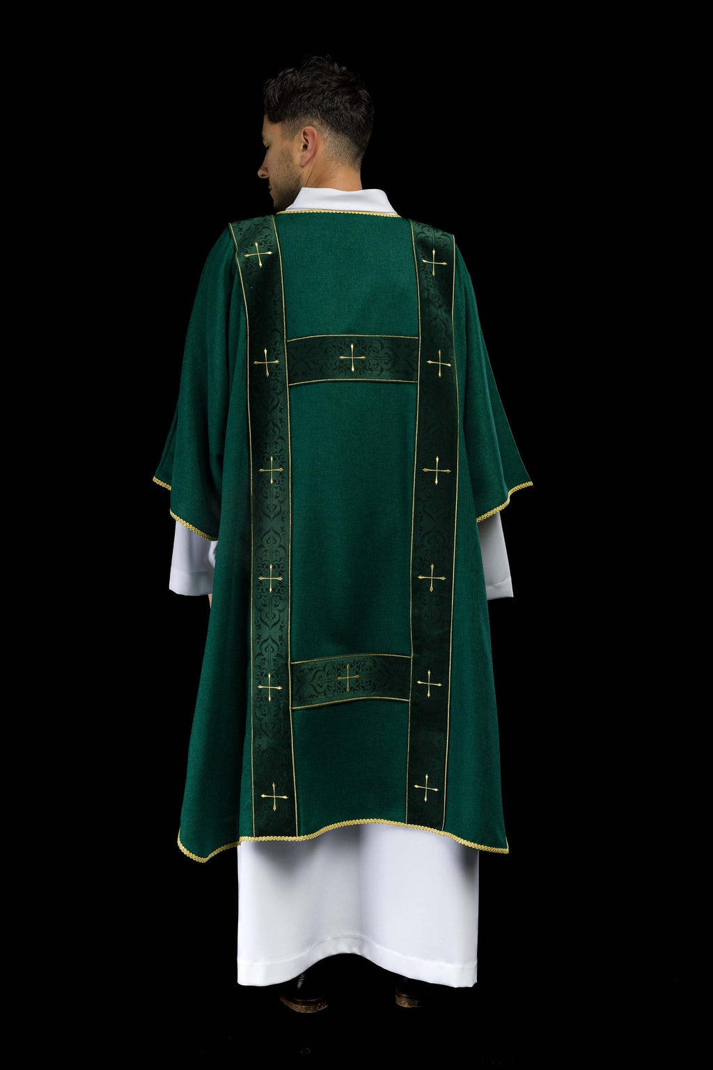 Dalmatyka z aksamitnymi pasami i haftowanymi złotymi krzyżami zielona - ORNATY.PL