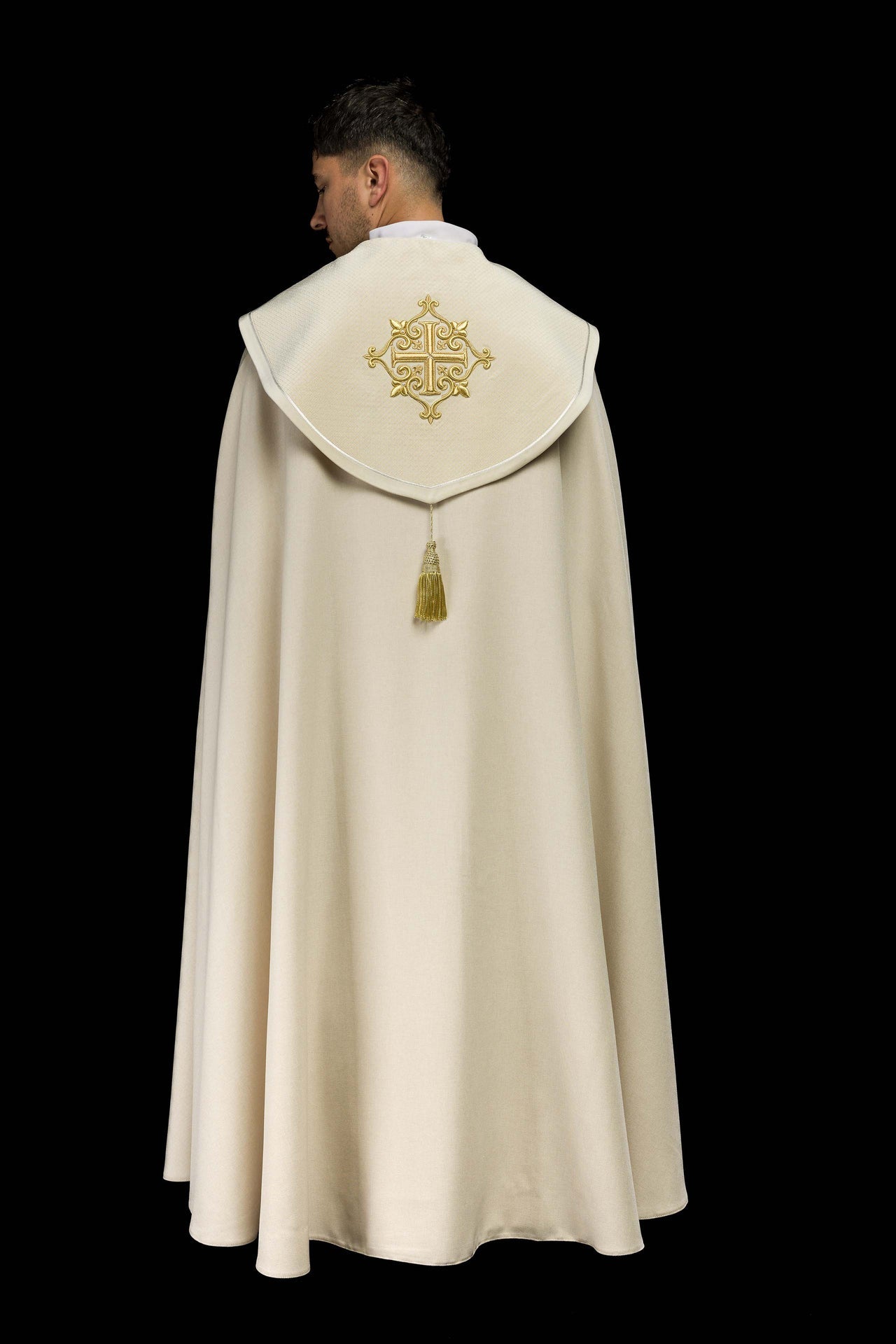 Kapa liturgiczna z aksamitnym ecru pasem i haftem krzyży - ORNATY.PL