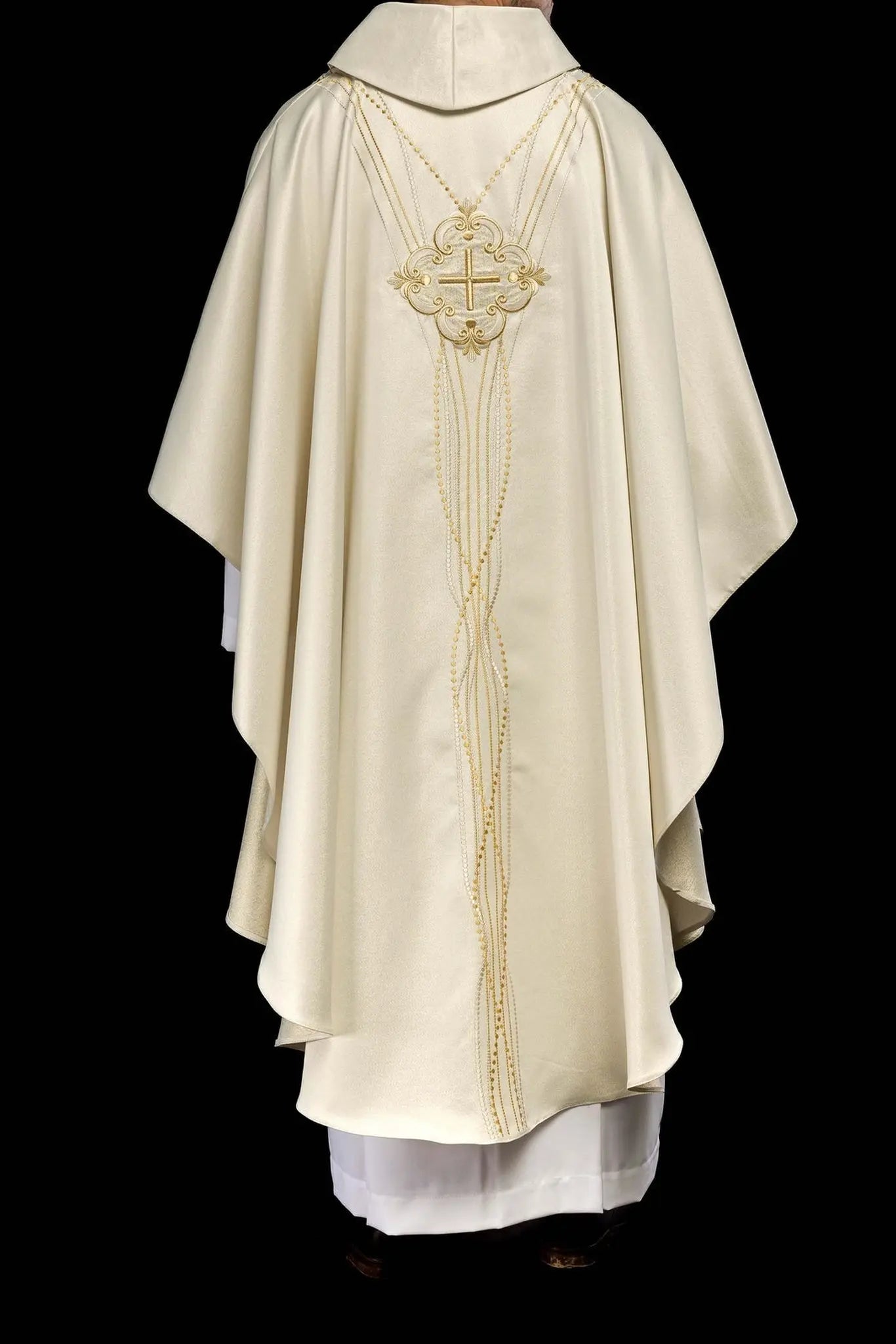 Casulla de tela brillante inspirada en el rosario en ecru