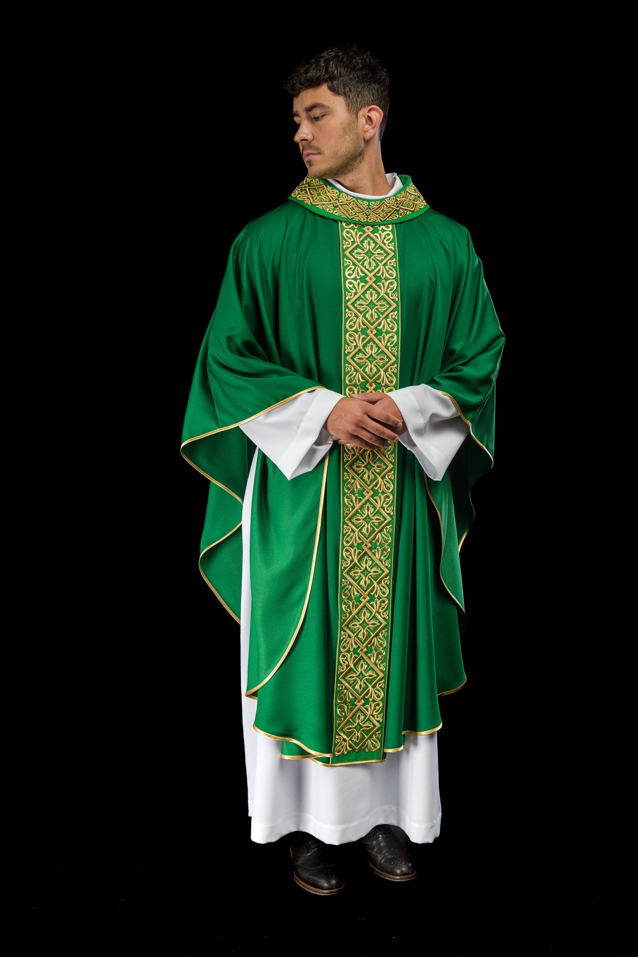 Ornat bogato haftowany motyw florystyczny z krzyżami Zielony - ORNATY.PL