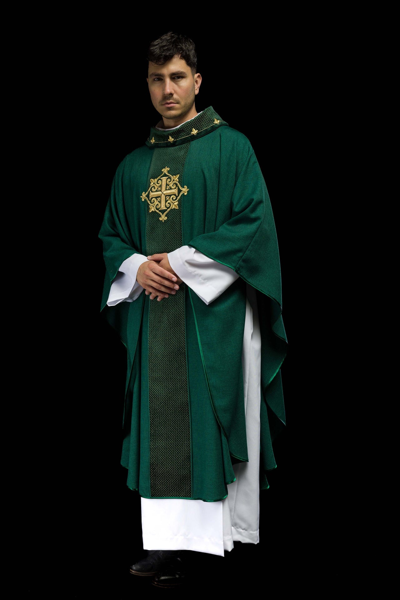 Ornat haftowany na aksamicie z symbolem Krzyż Zielony - ORNATY.PL