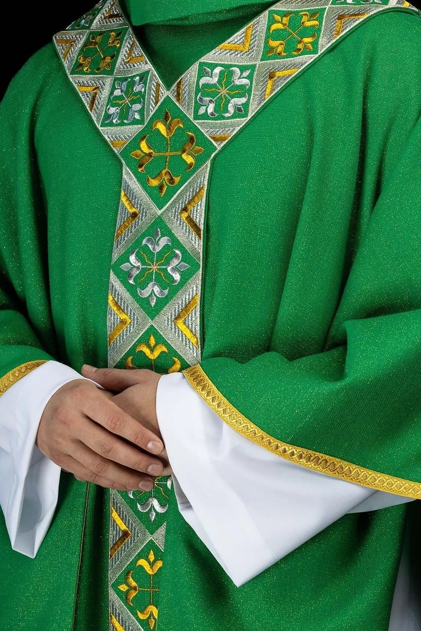 Conjunto de Casulla Verde con Orfray Bordado