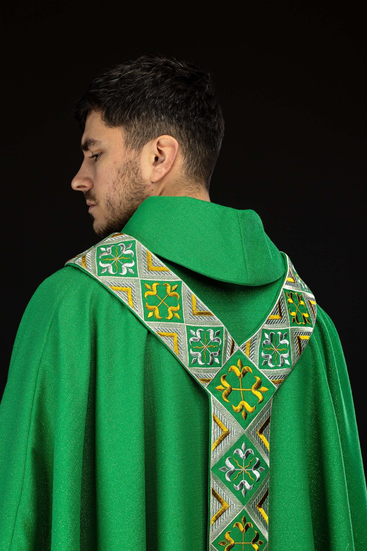 Haftowany pas na ornat w zestawie z ornatem zielony - ORNATY.PL