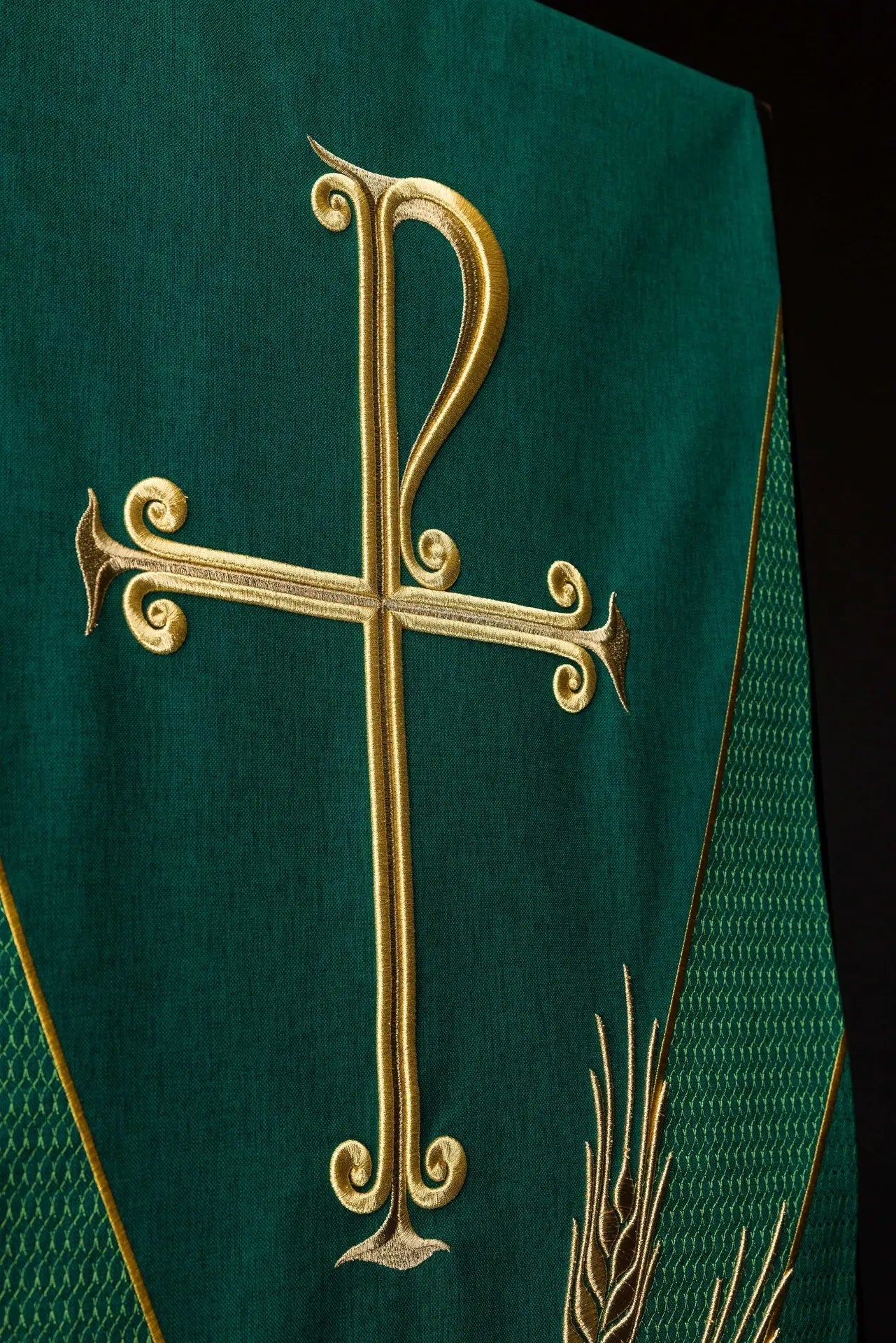 Green Lectern Cover with PAX Symbol and Wheat Embroidery