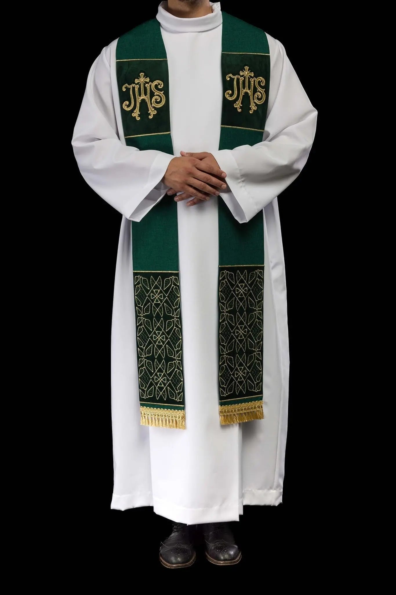 Estola de terciopelo verde con motivo bordado IHS