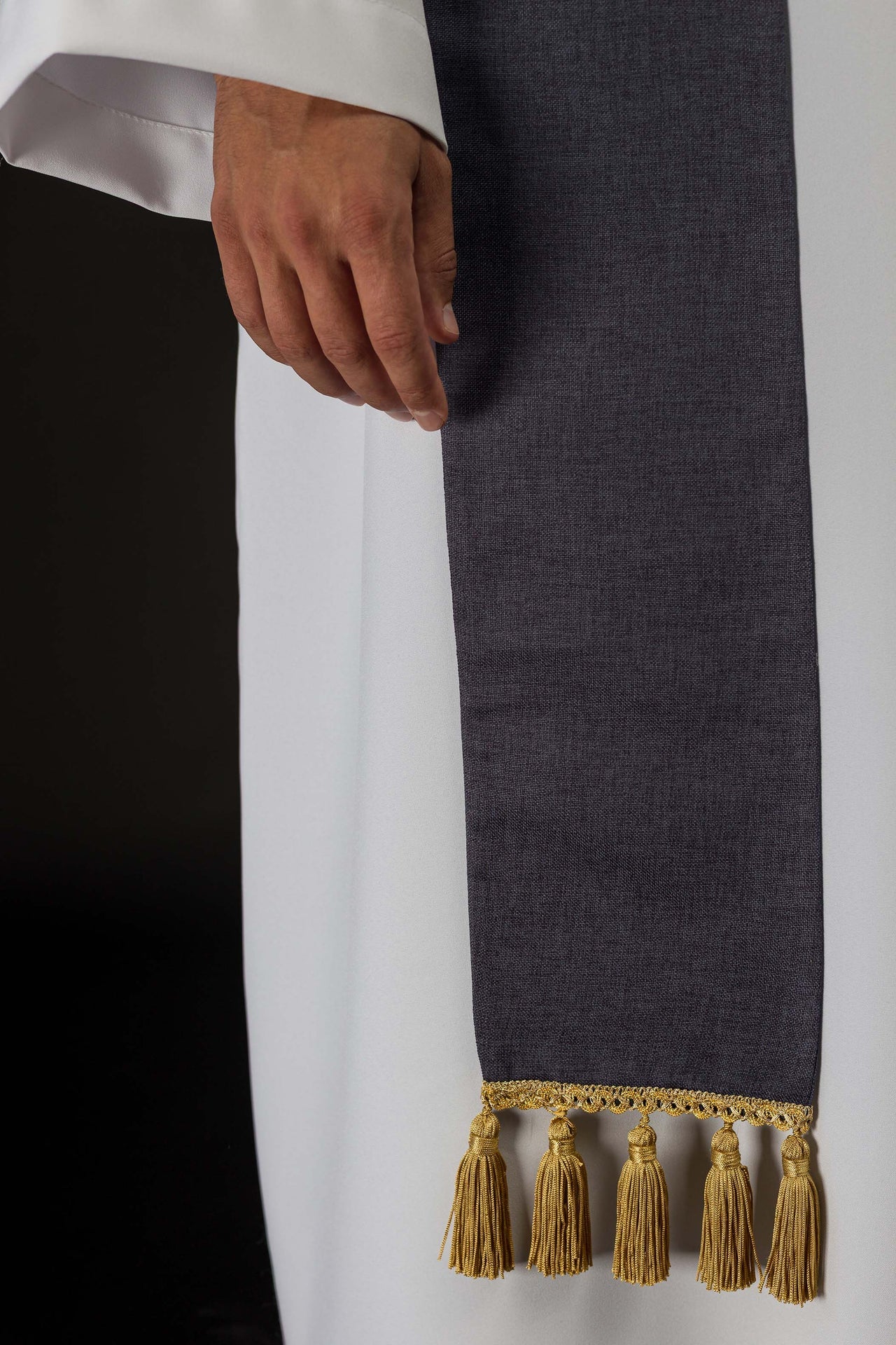 Stuła haftowana z motywem IHS fioletowa - ORNATY.PL