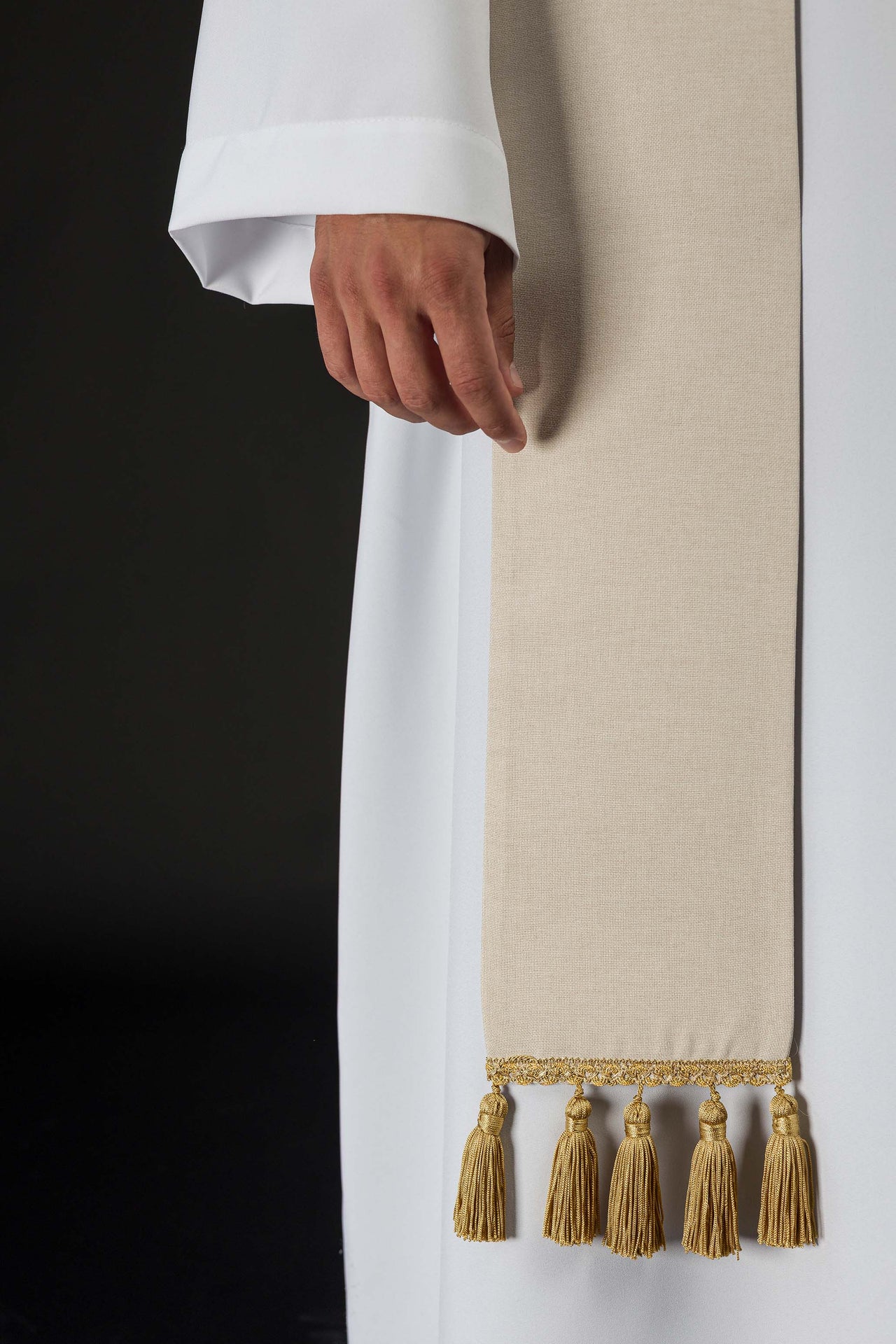 Stuła haftowana z motywem IHS ecru - ORNATY.PL