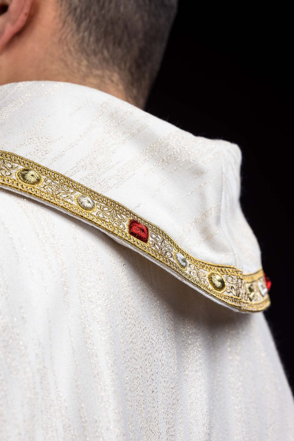 Ornat haftowany z wizerunkiem trzech serc - ORNATY.PL