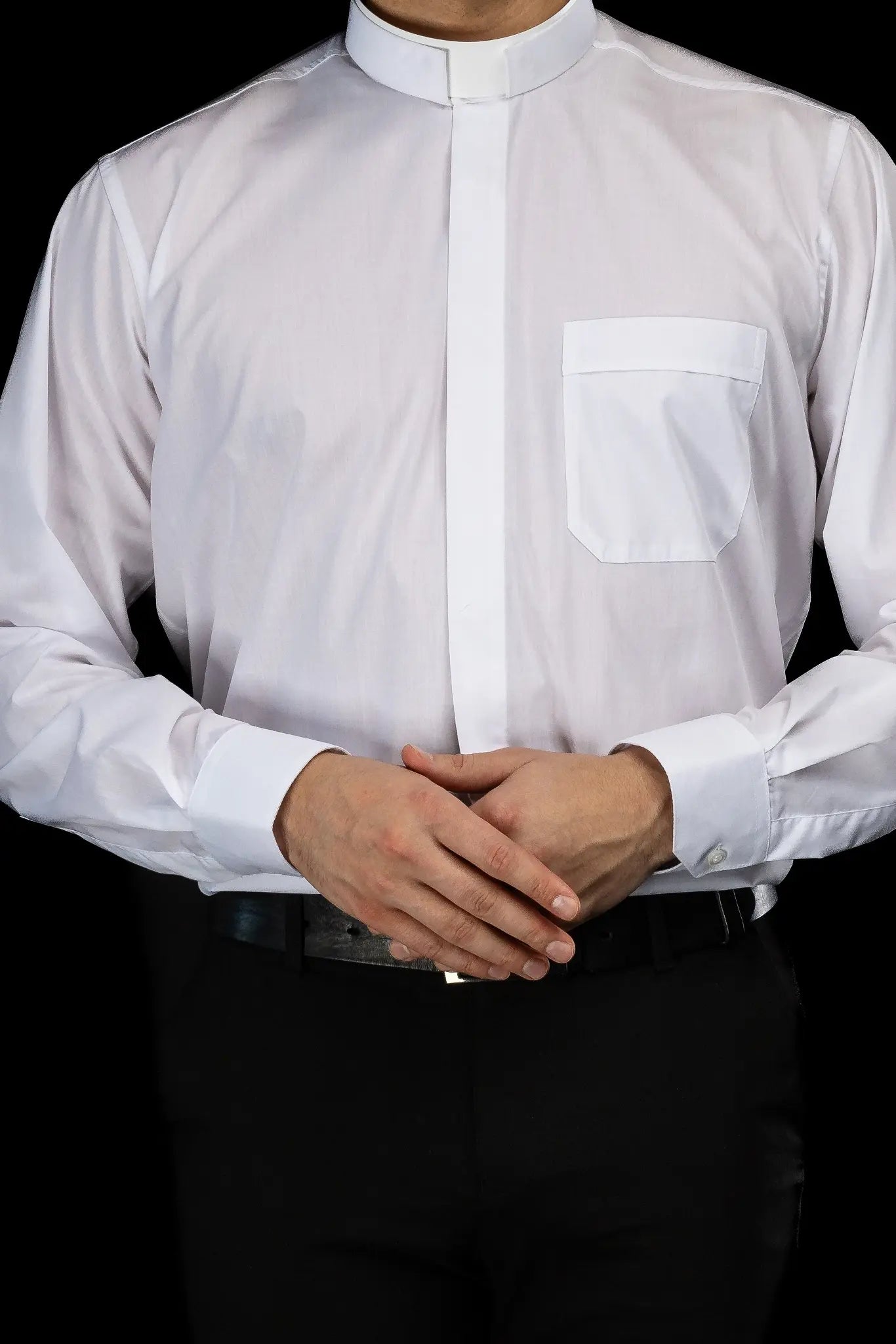 Camisa romana para clero blanca de manga larga con solapa de cuello
