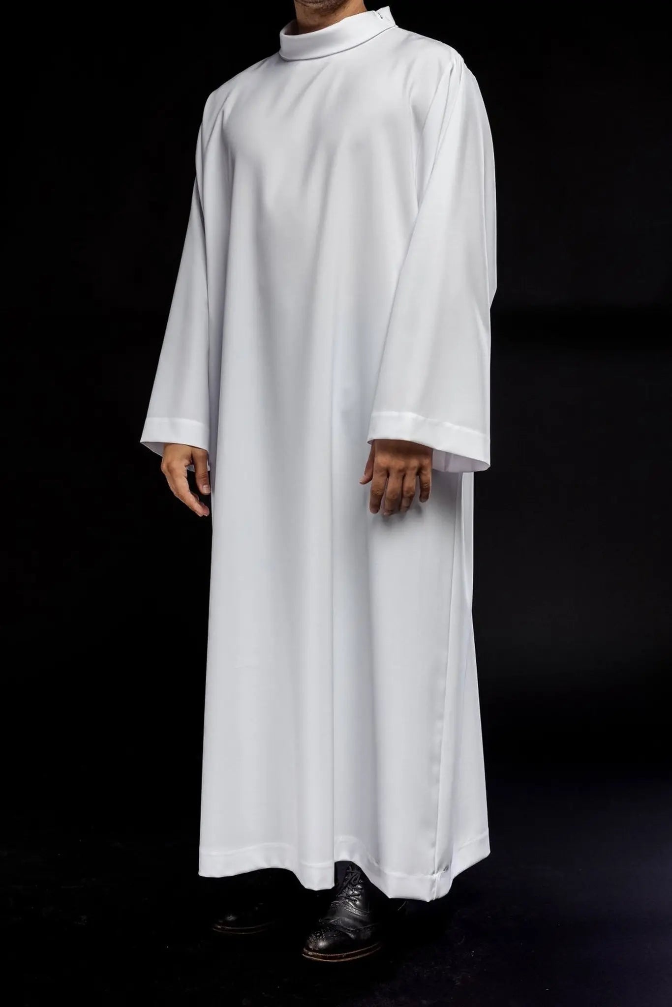 Túnica de sacerdote blanca lisa